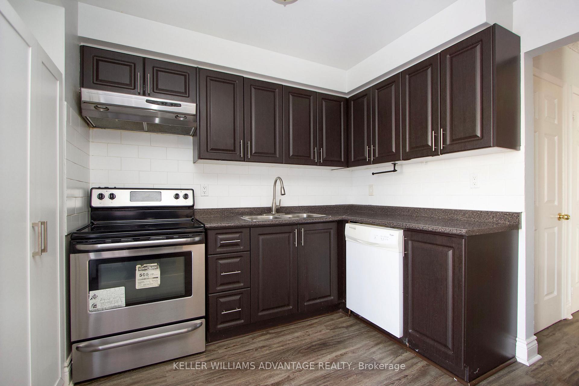 Photo 4 of 142 Wright Crescent N, Ajax, Central — HOMEH