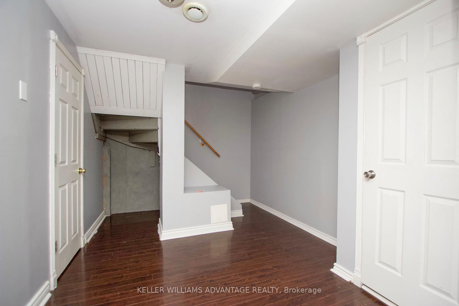 Photo 9 of 142 Wright Crescent N, Ajax, Central — HOMEH