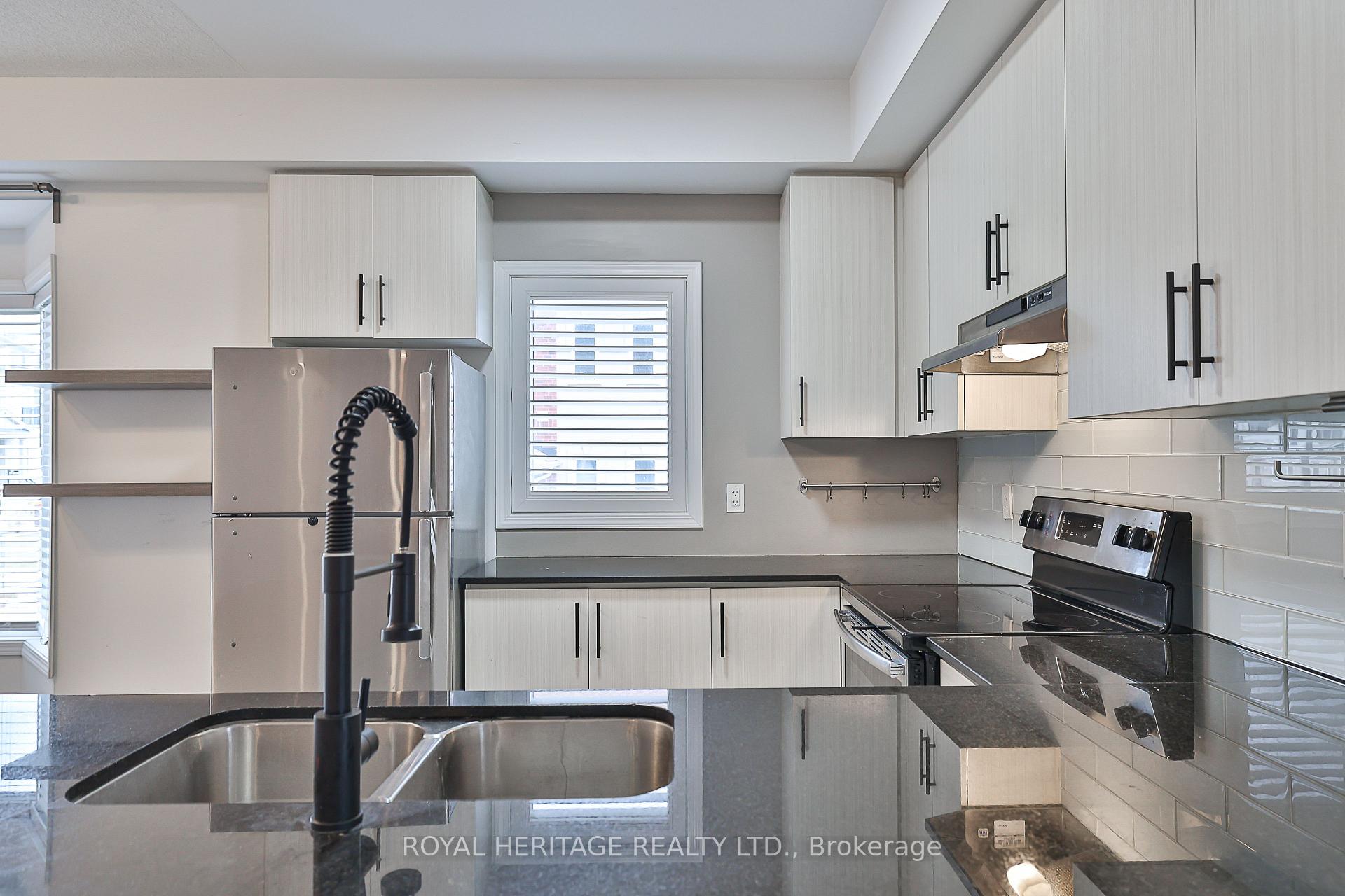 Photo 16 of 2 Dunsley Way, Whitby, Pringle Creek — HOMEH