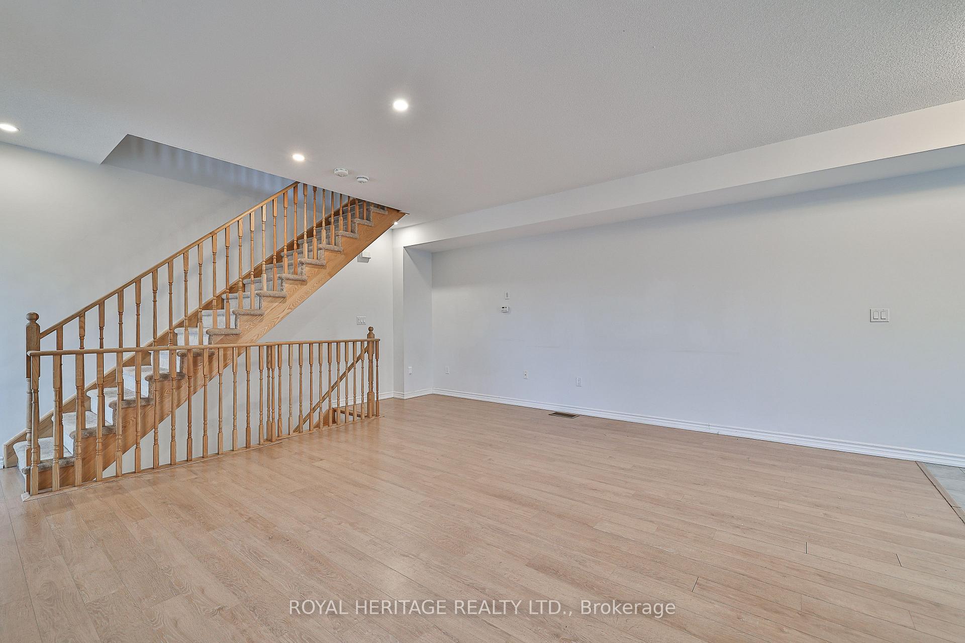 Photo 17 of 2 Dunsley Way, Whitby, Pringle Creek — HOMEH