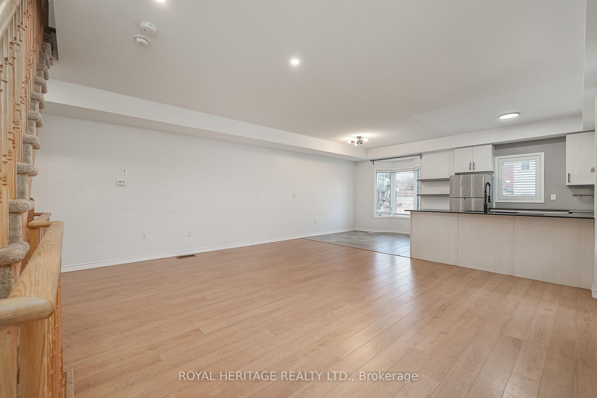 Photo 19 of 2 Dunsley Way, Whitby, Pringle Creek — HOMEH