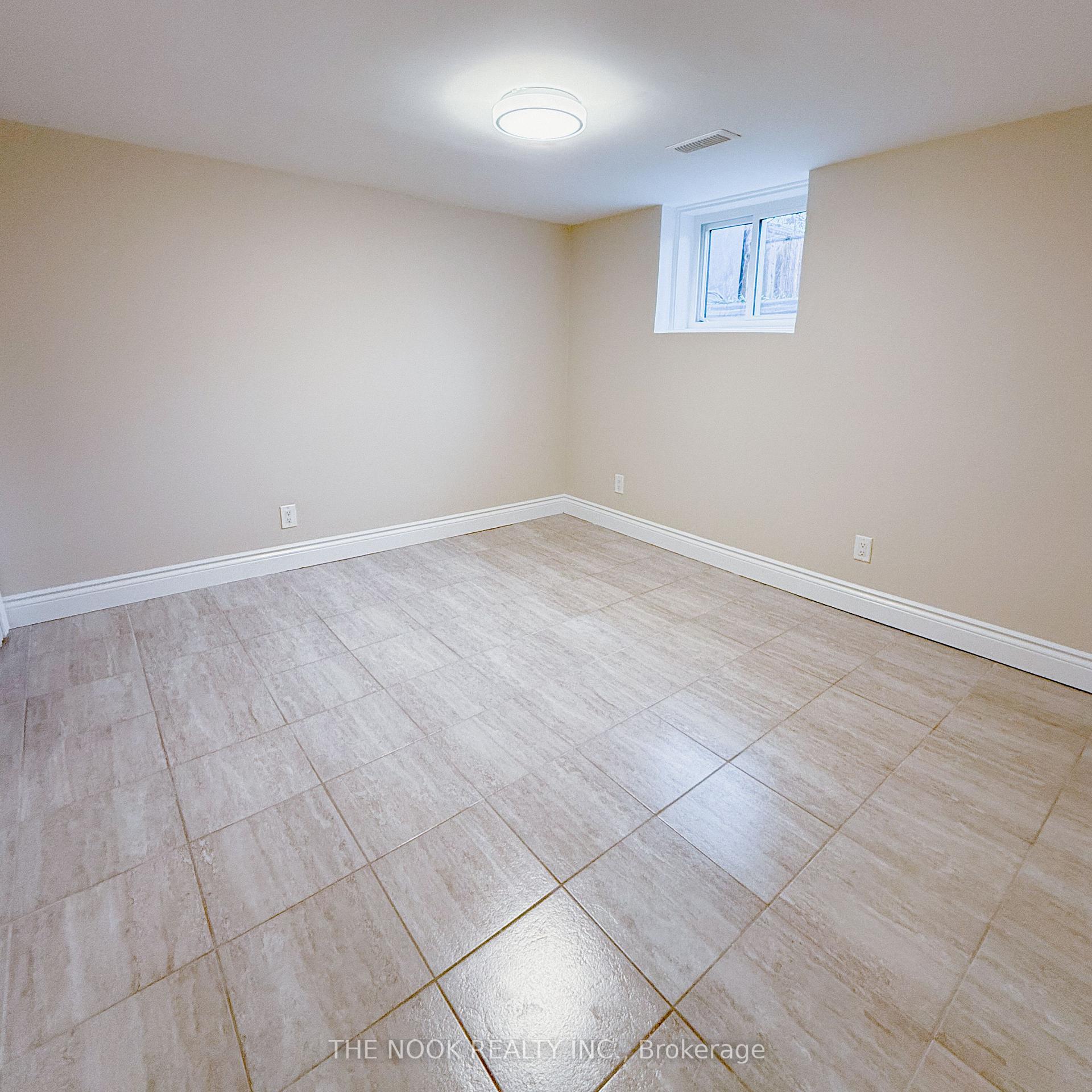 Photo 10 of 216 Rosedale Drive, Whitby, Downtown Whitby — HOMEH