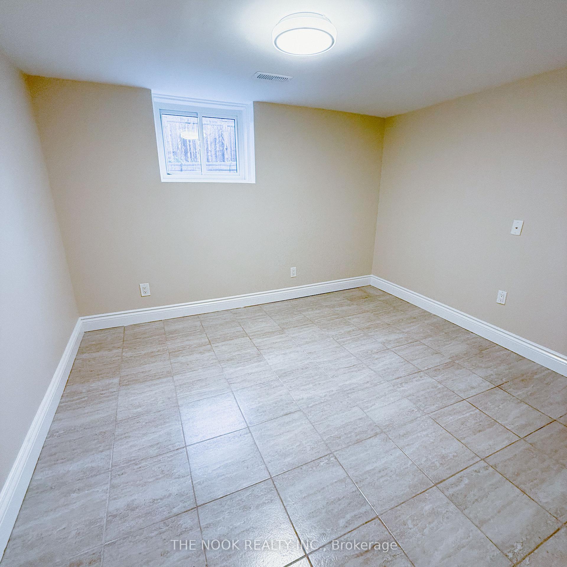 Photo 12 of 216 Rosedale Drive, Whitby, Downtown Whitby — HOMEH