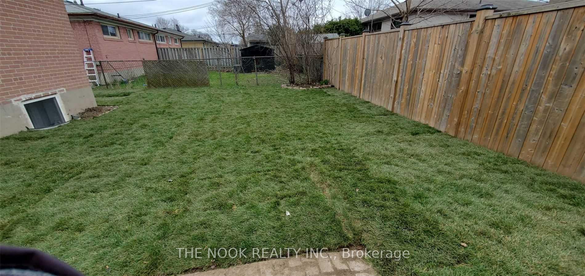 Photo 16 of 216 Rosedale Drive, Whitby, Downtown Whitby — HOMEH
