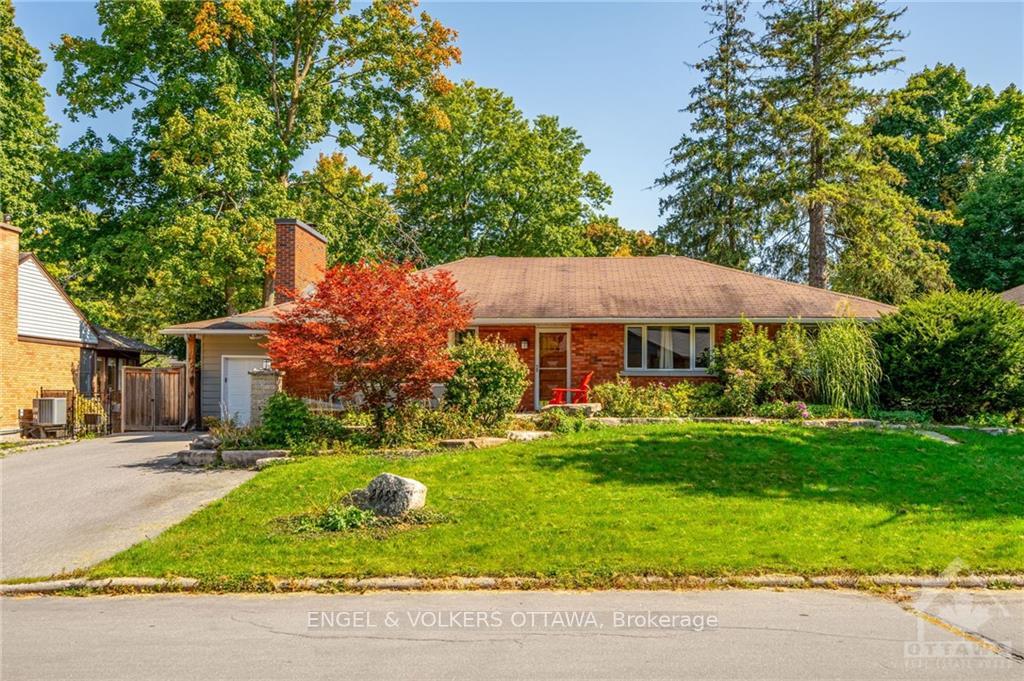 Front of 2055 Thorne Avenue