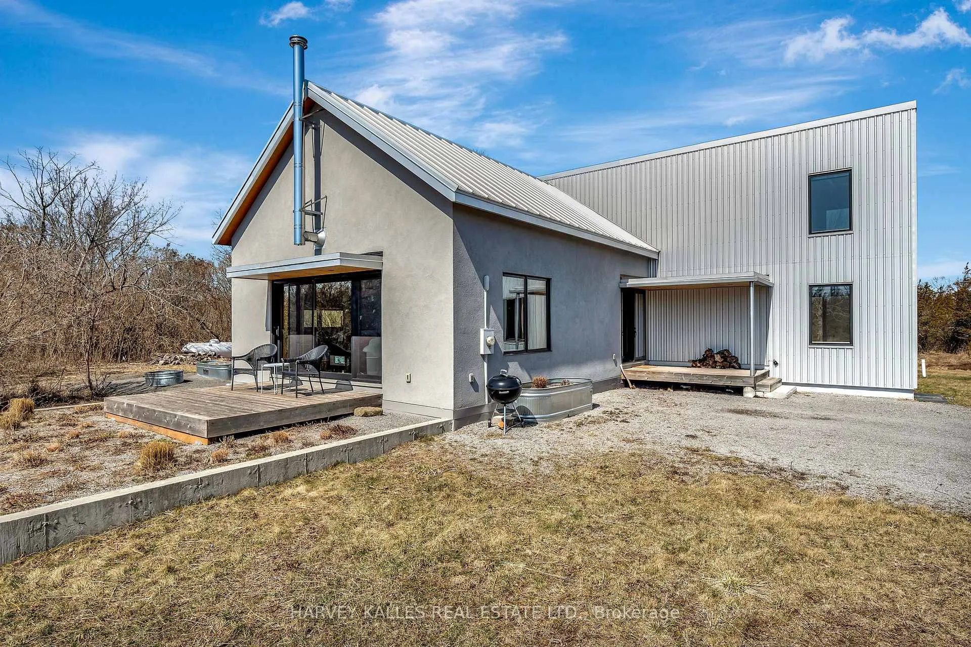 Front of 2465 County Rd 7