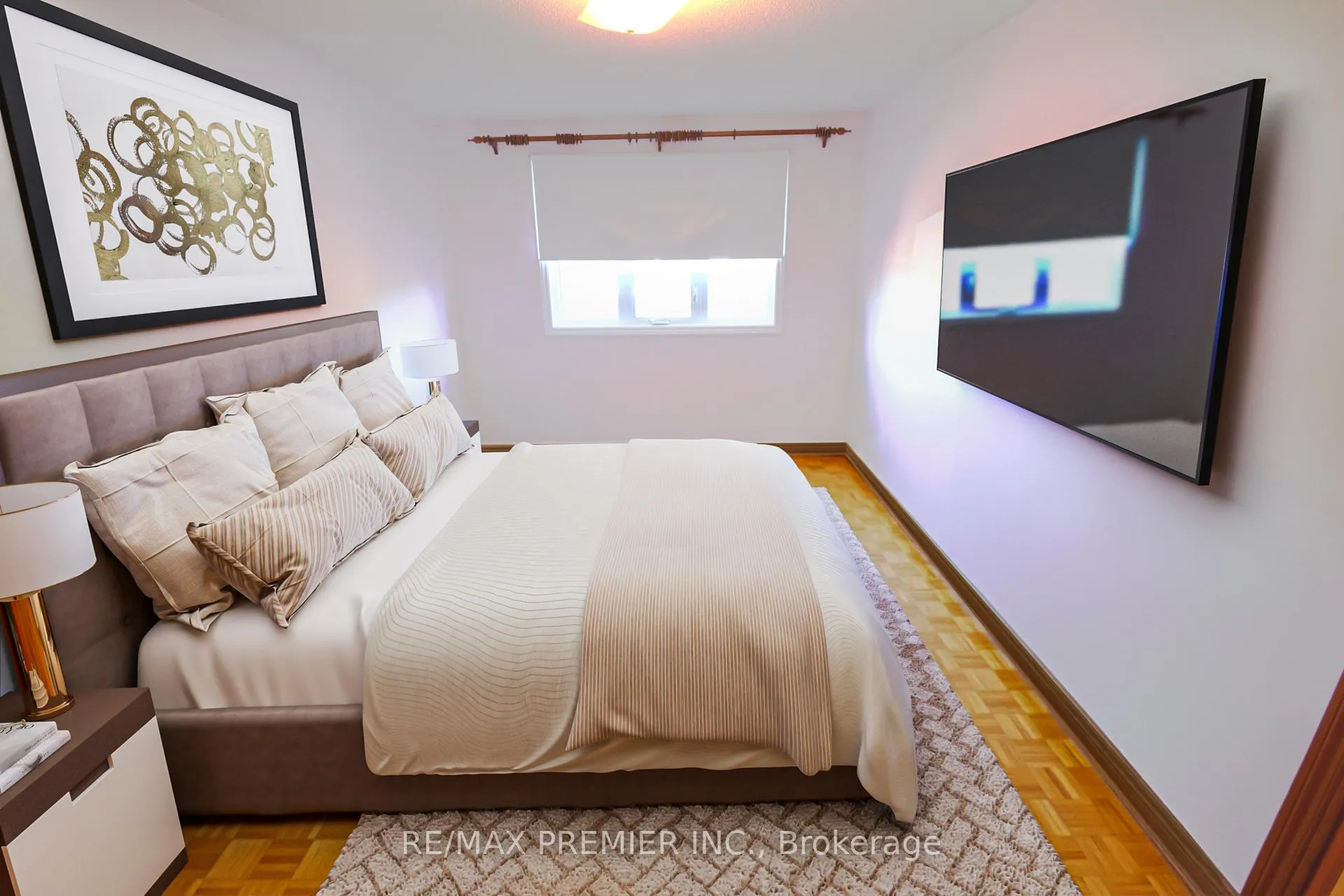 Photo 13 of 64 Partridge Circle, Vaughan, West Woodbridge — HOMEH