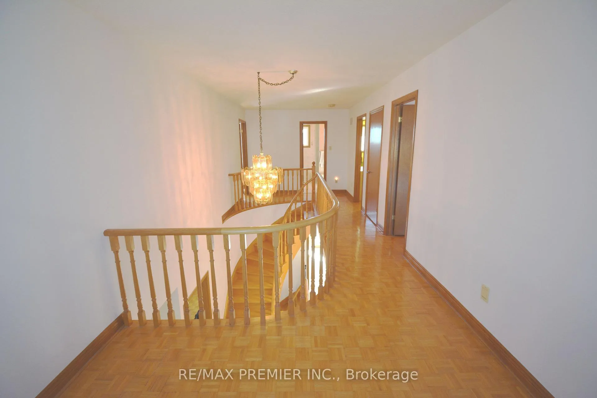 Photo 16 of 64 Partridge Circle, Vaughan, West Woodbridge — HOMEH