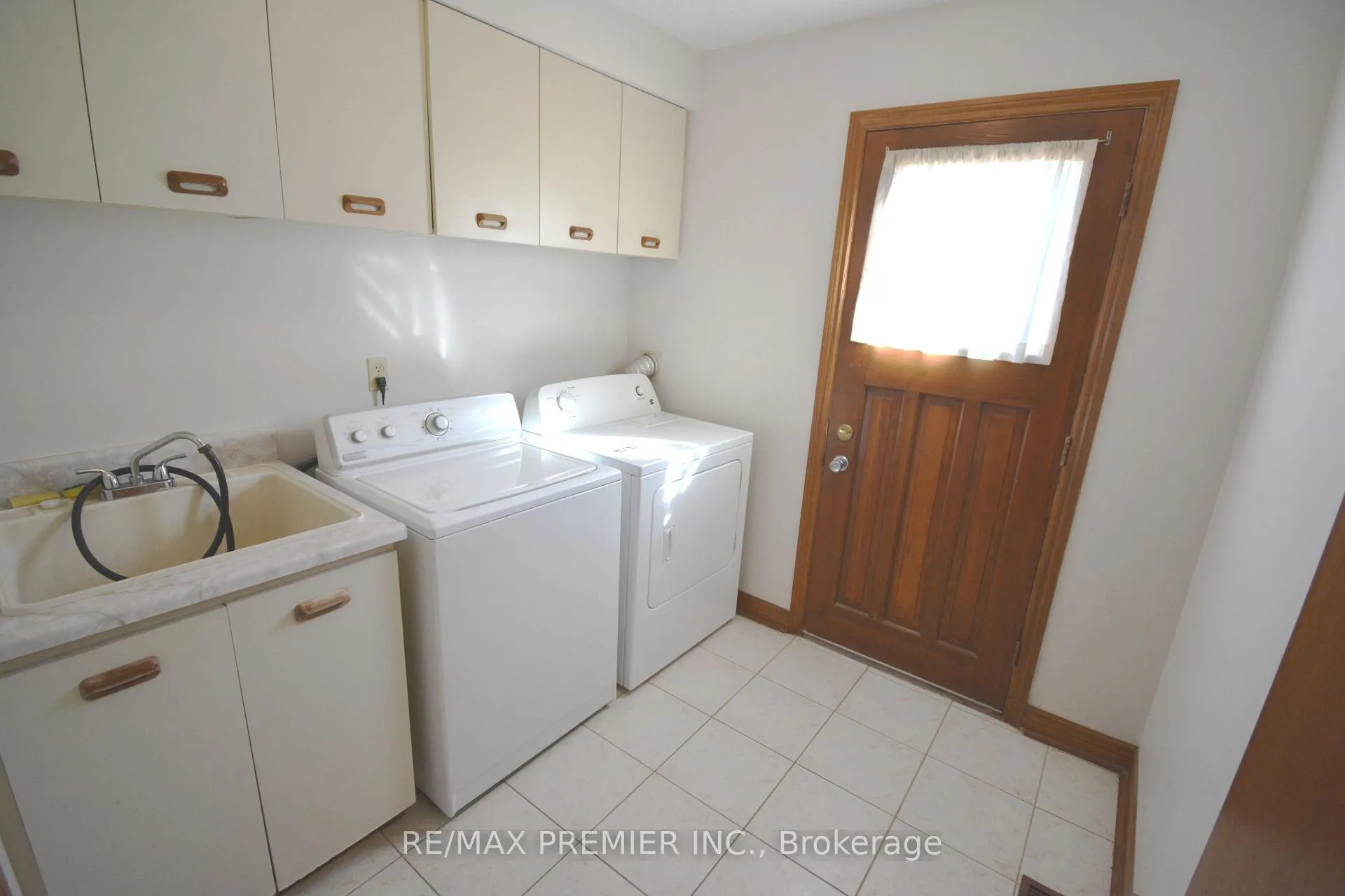 Photo 17 of 64 Partridge Circle, Vaughan, West Woodbridge — HOMEH