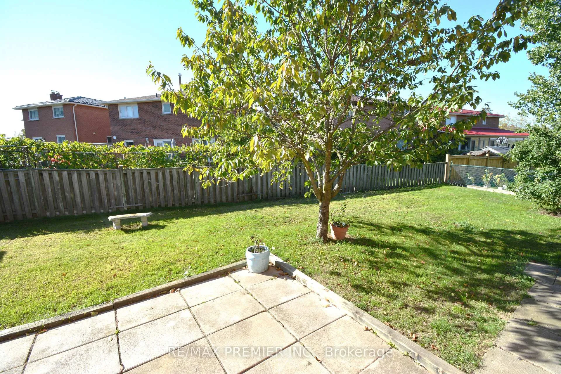 Photo 19 of 64 Partridge Circle, Vaughan, West Woodbridge — HOMEH