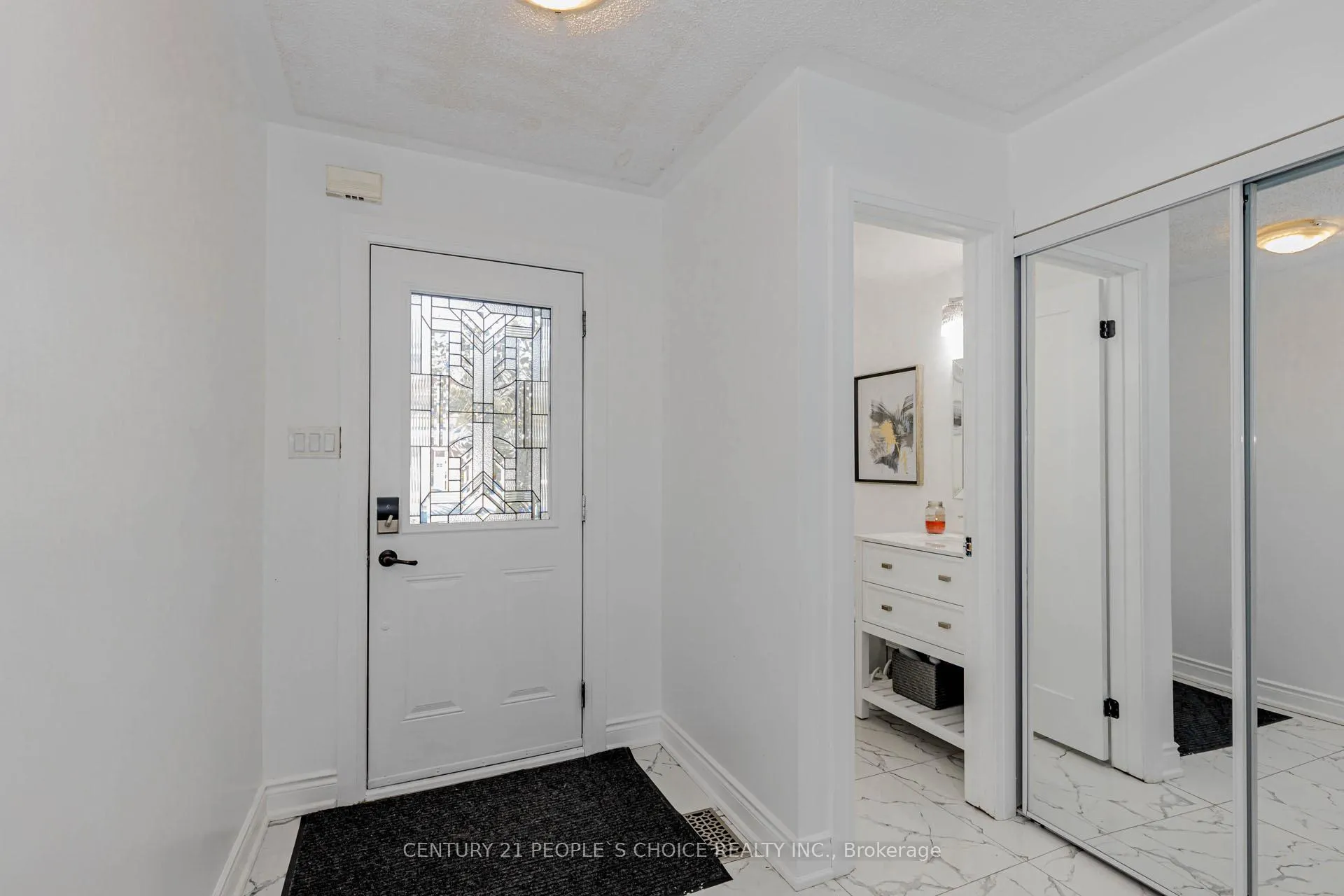 Photo 4 of 15 Candlebrook Drive, Whitby, Pringle Creek — HOMEH