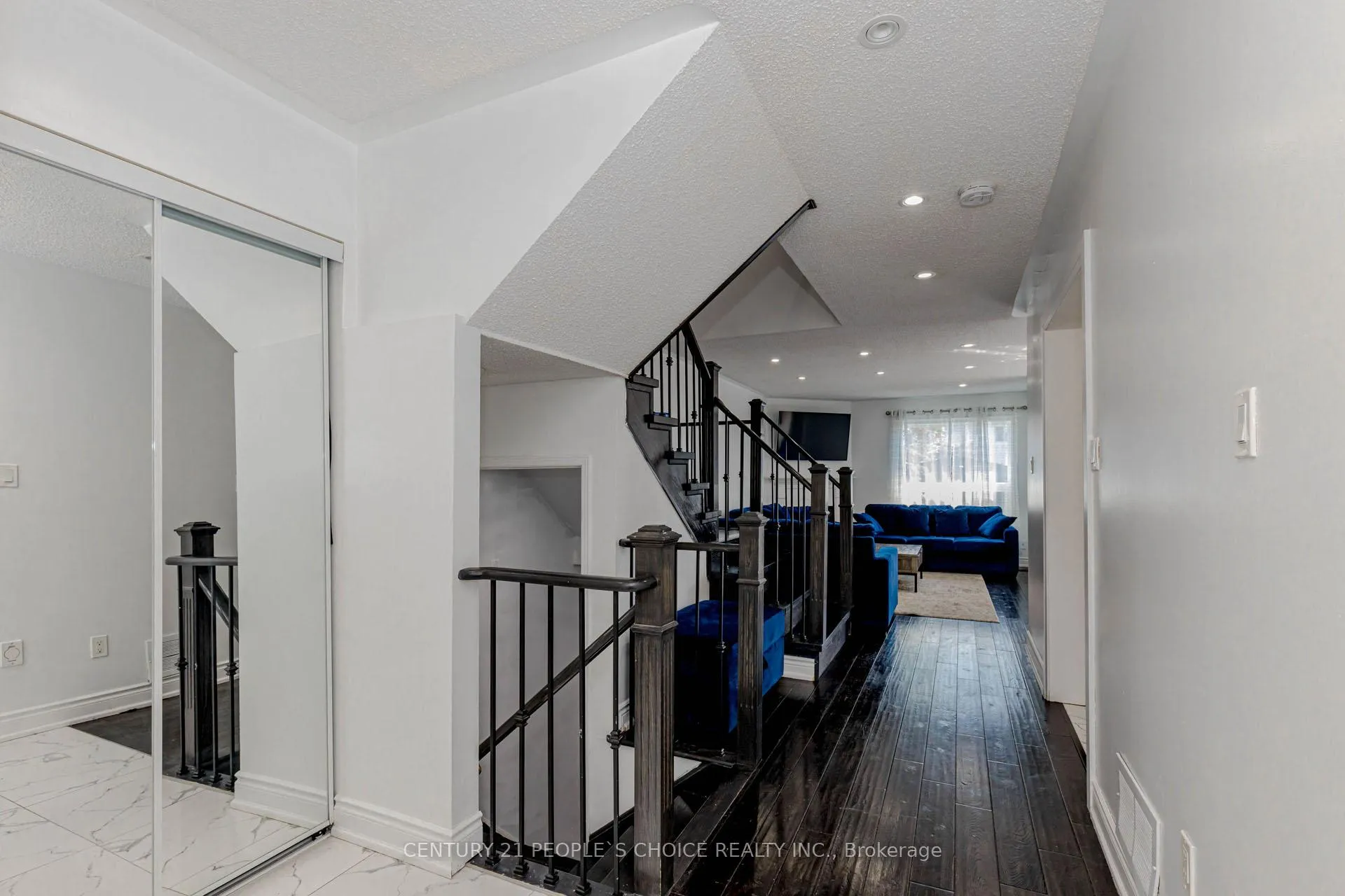 Photo 5 of 15 Candlebrook Drive, Whitby, Pringle Creek — HOMEH