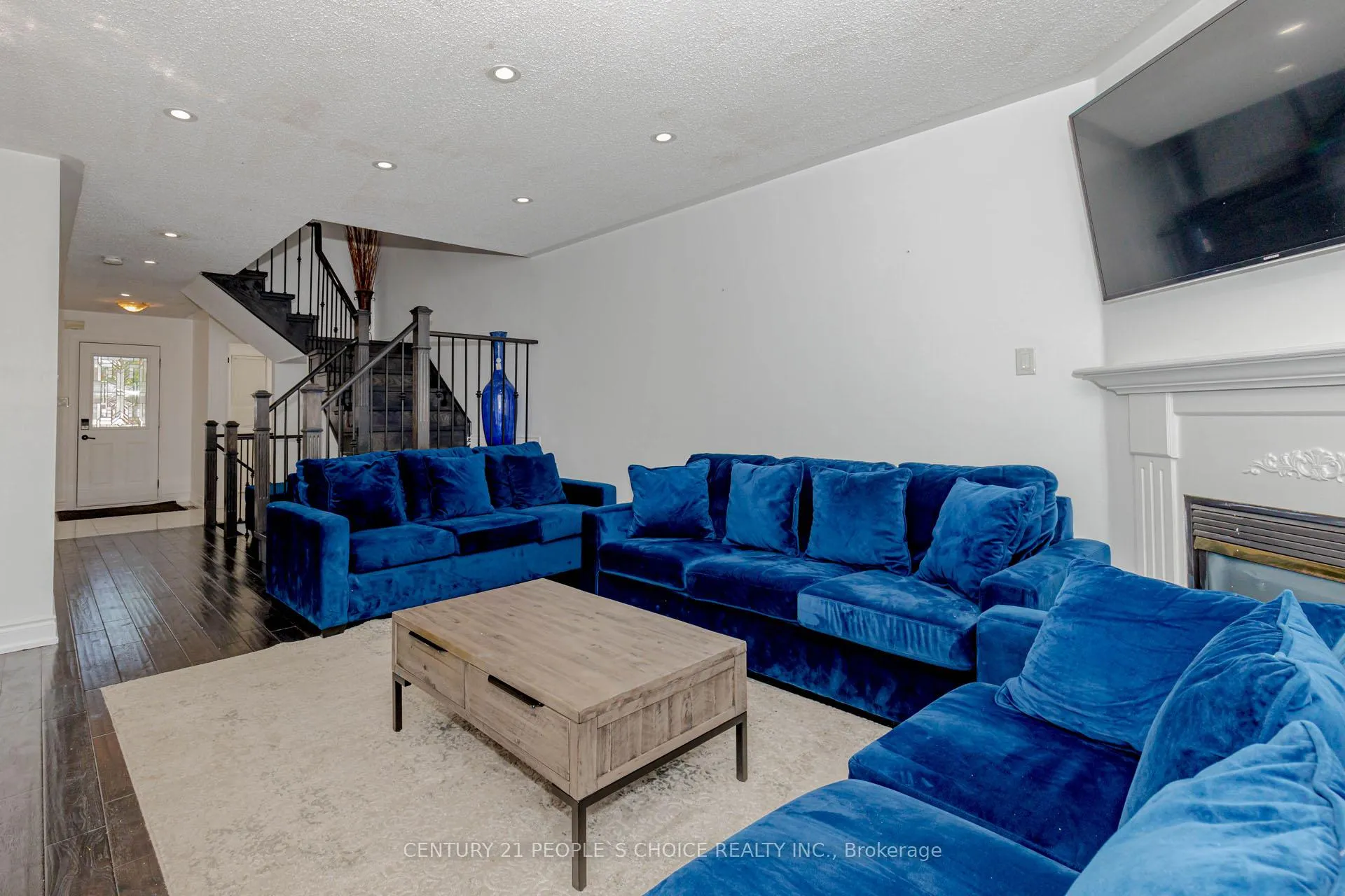 Photo 9 of 15 Candlebrook Drive, Whitby, Pringle Creek — HOMEH