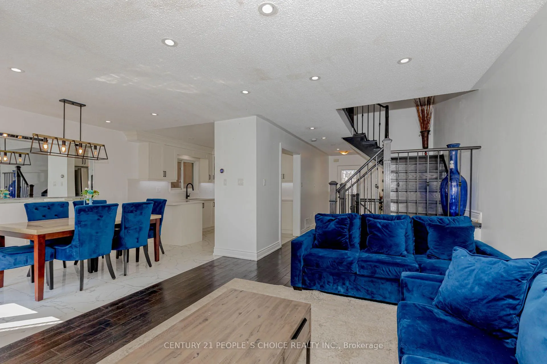 Photo 10 of 15 Candlebrook Drive, Whitby, Pringle Creek — HOMEH