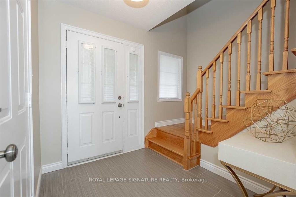 Photo 2 of 11 Arlston Court, Whitby, Rolling Acres — HOMEH