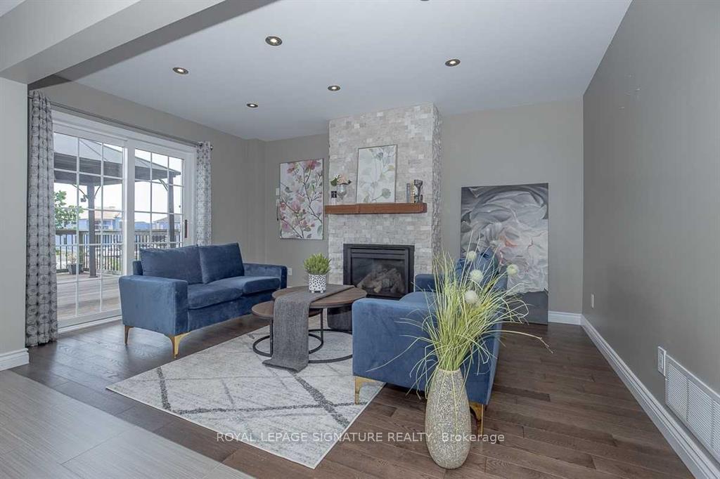 Photo 3 of 11 Arlston Court, Whitby, Rolling Acres — HOMEH