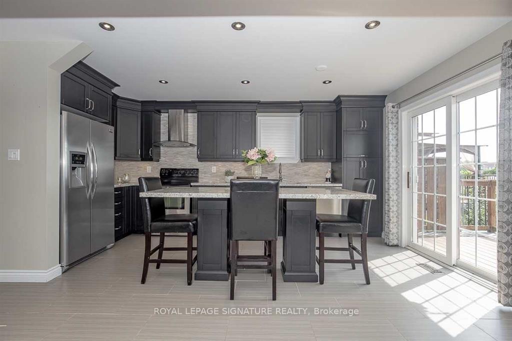 Photo 4 of 11 Arlston Court, Whitby, Rolling Acres — HOMEH