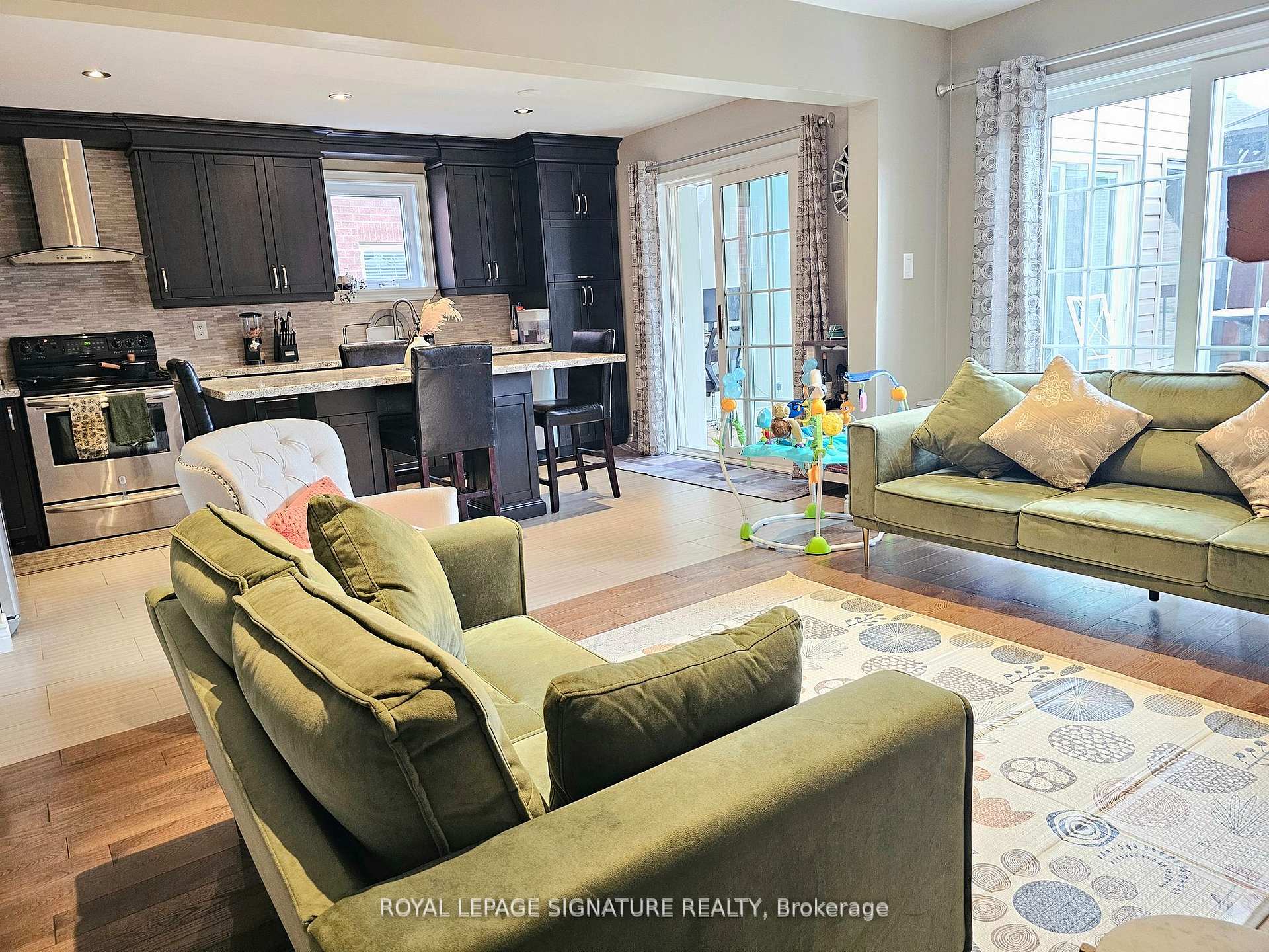 Photo 6 of 11 Arlston Court, Whitby, Rolling Acres — HOMEH