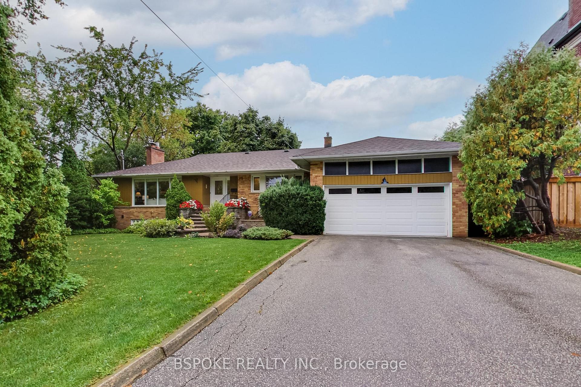 Photo 2 of 12 Vistaview Boulevard, Vaughan, Uplands — HOMEH