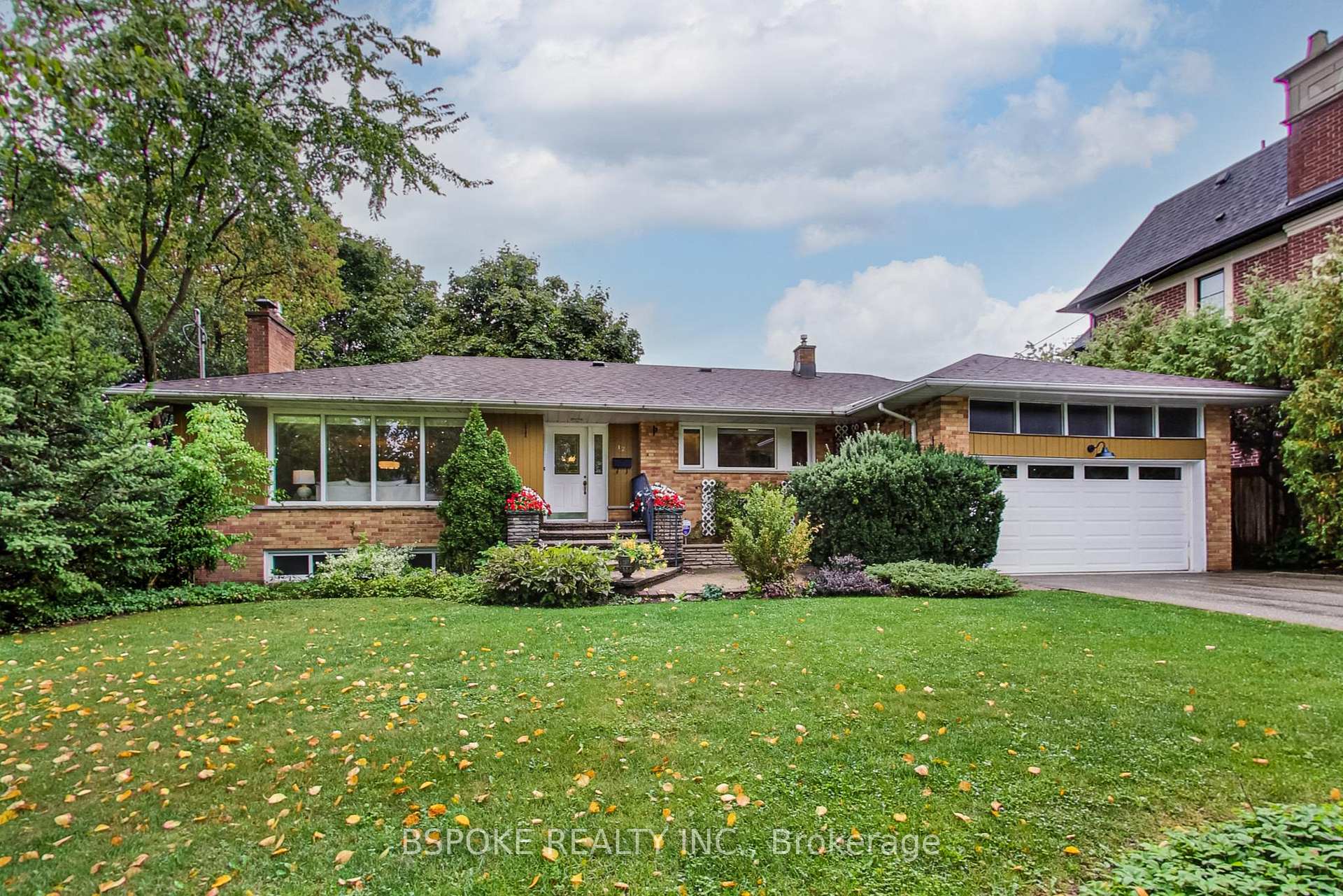 Photo 3 of 12 Vistaview Boulevard, Vaughan, Uplands — HOMEH