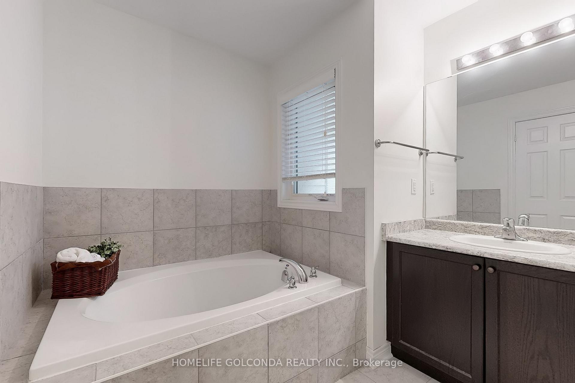 Photo 13 of 118 Braebrook Drive, Whitby, Rolling Acres — HOMEH