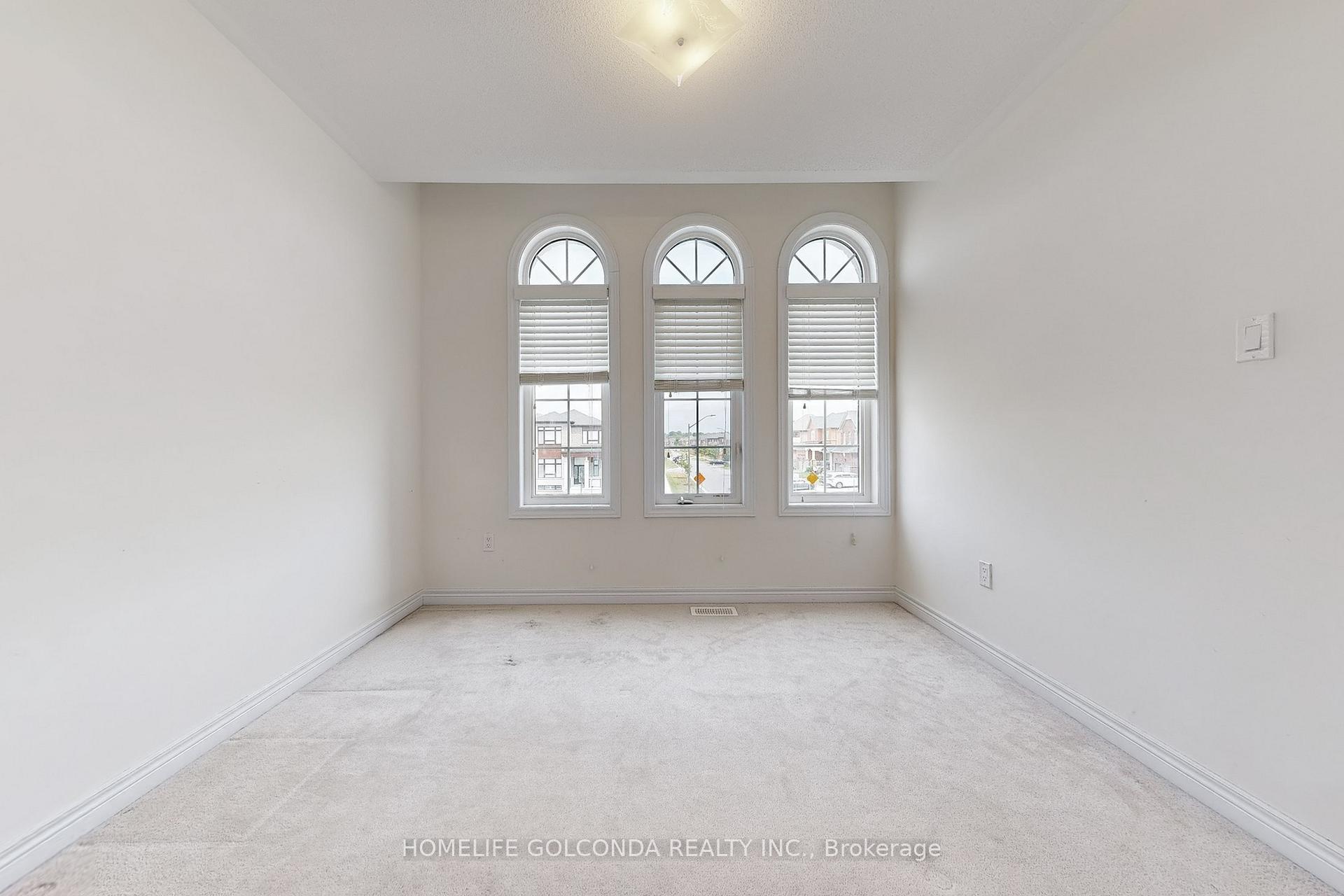 Photo 14 of 118 Braebrook Drive, Whitby, Rolling Acres — HOMEH