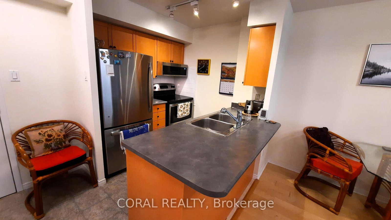 Photo 5 of Unit 315, 300 Balliol St, Toronto, Mount Pleasant West — HOMEH