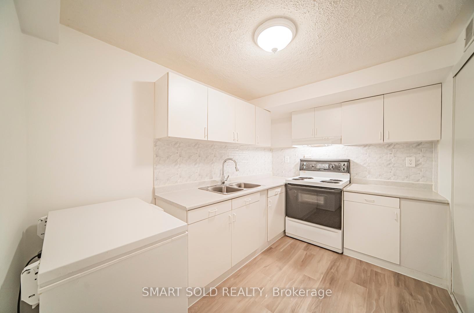 Photo 42 of 54 Sandwood Drive, Vaughan, Patterson — HOMEH