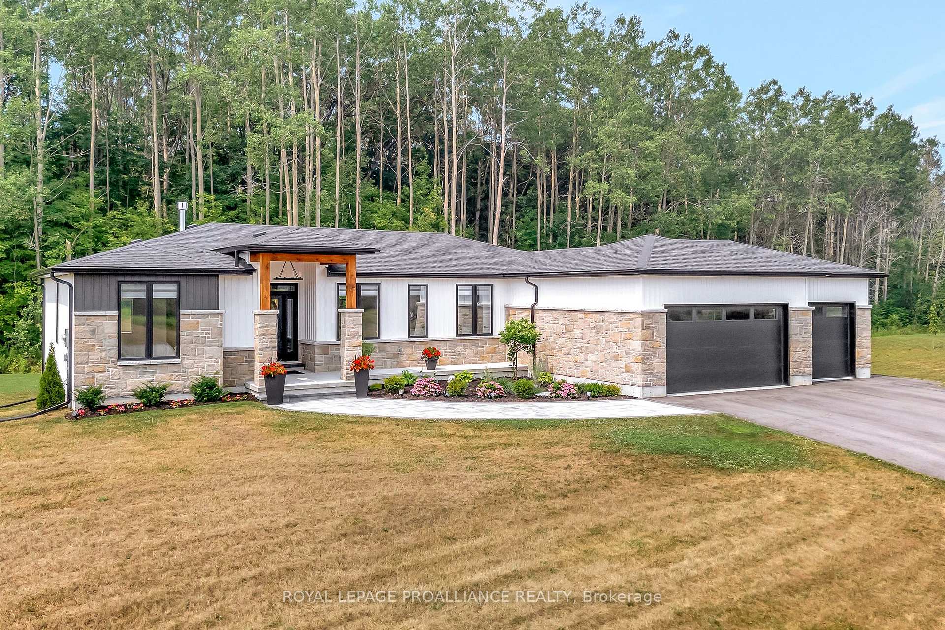 Photo 2 of 329 Michael's Way, Prince Edward County, Ameliasburg Ward — HOMEH