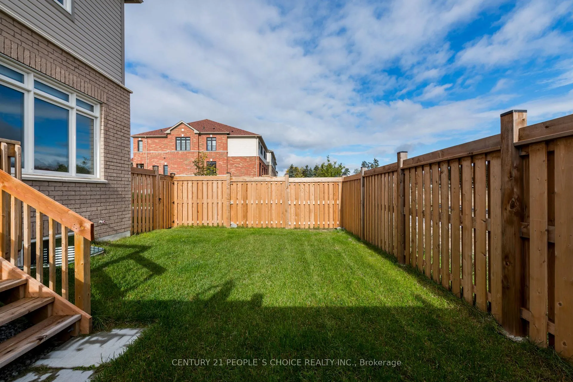 Photo 4 of 35 Greer Street, Barrie, Rural Barrie Southeast — HOMEH