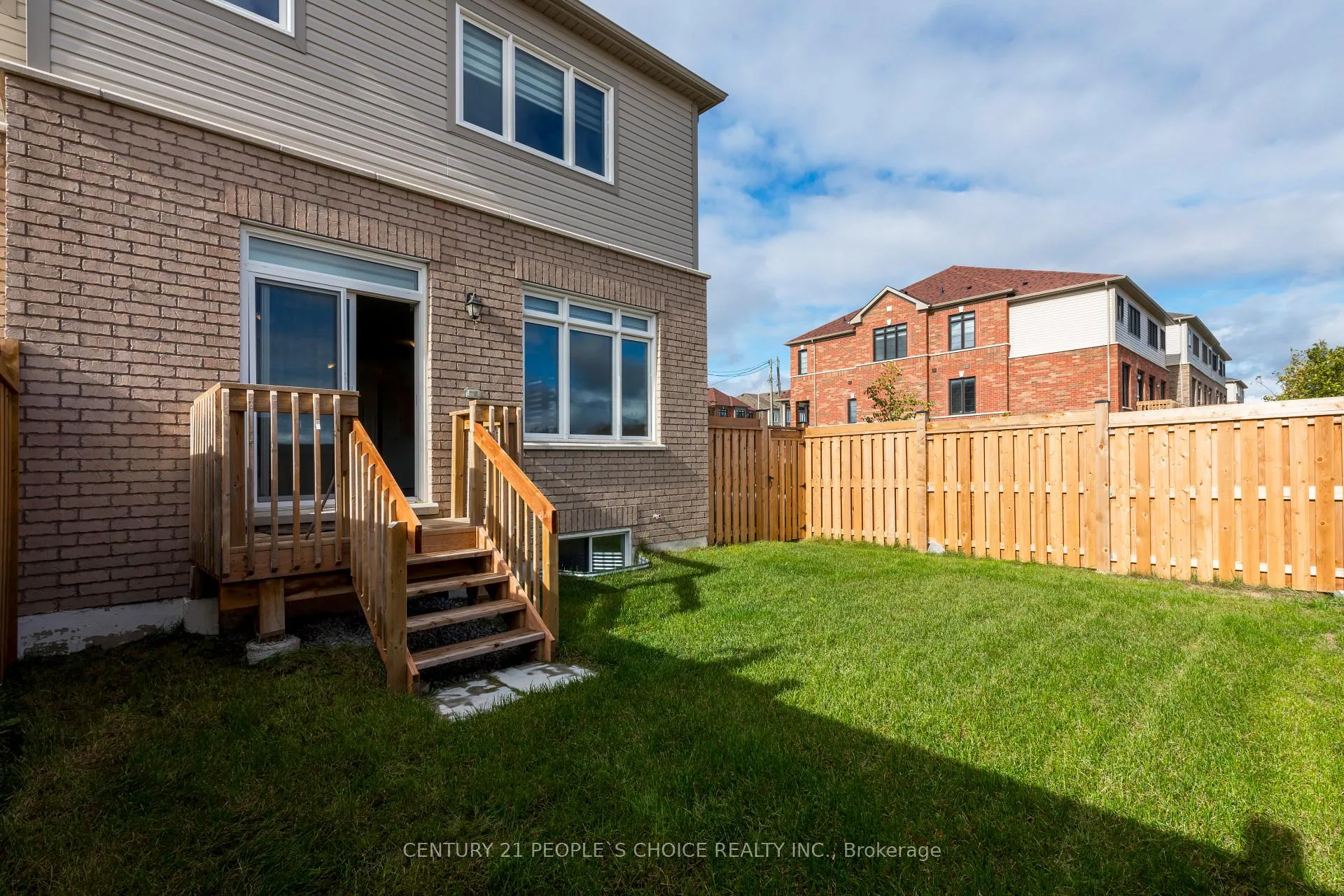 Photo 5 of 35 Greer Street, Barrie, Rural Barrie Southeast — HOMEH