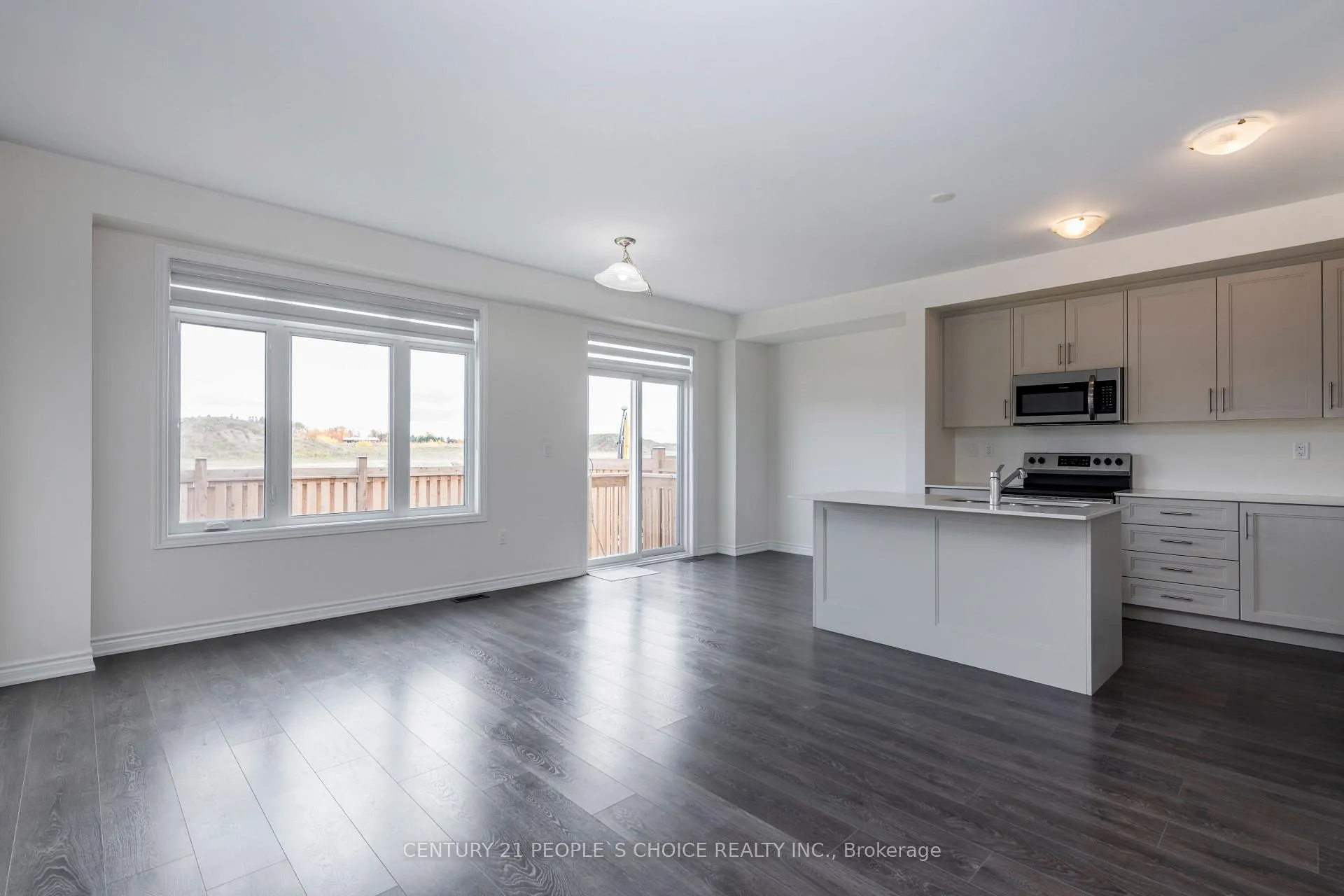 Photo 10 of 35 Greer Street, Barrie, Rural Barrie Southeast — HOMEH
