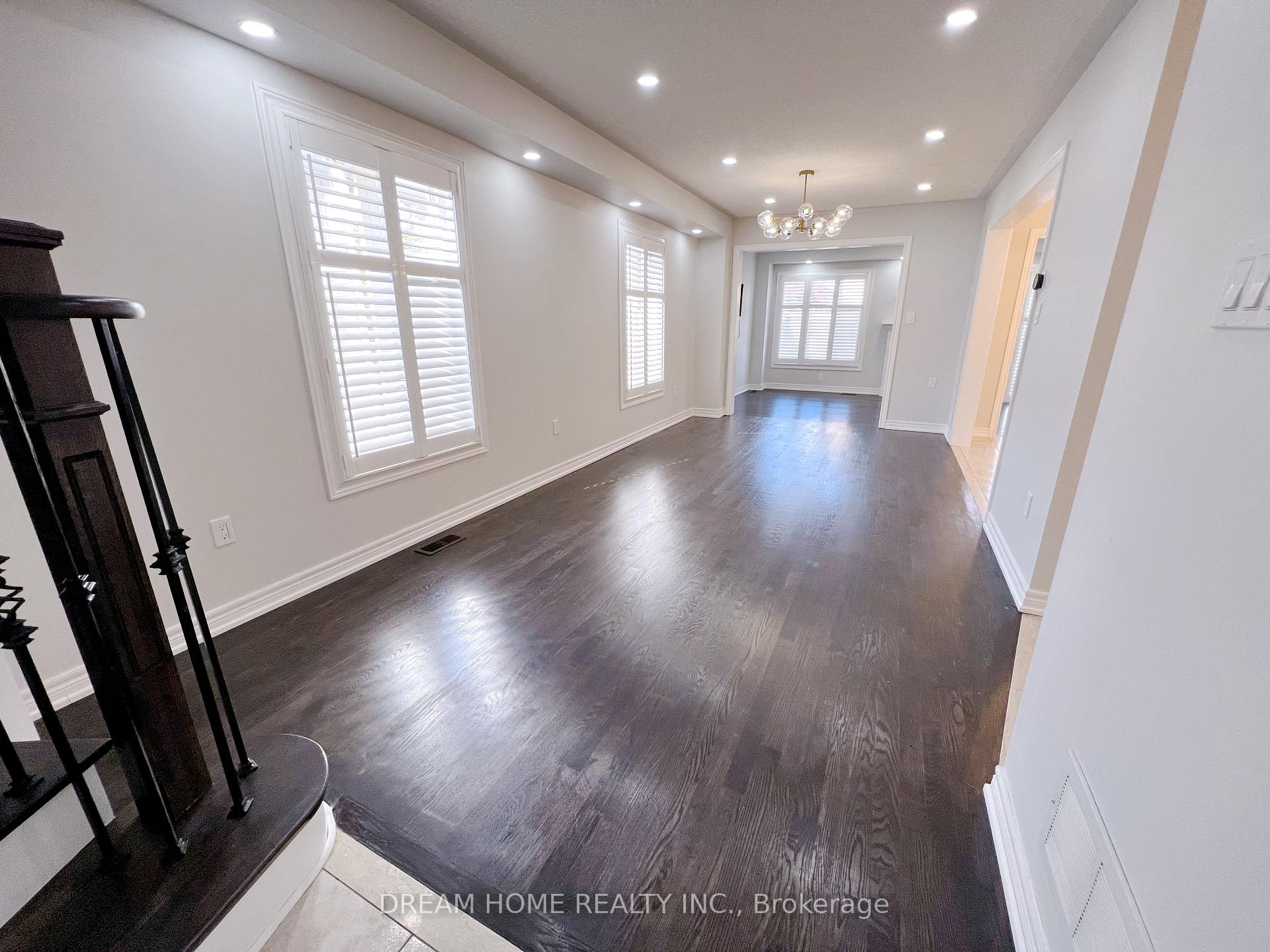 Photo 3 of Unit Main, 118 Black Maple Crescent, Vaughan, Patterson — HOMEH