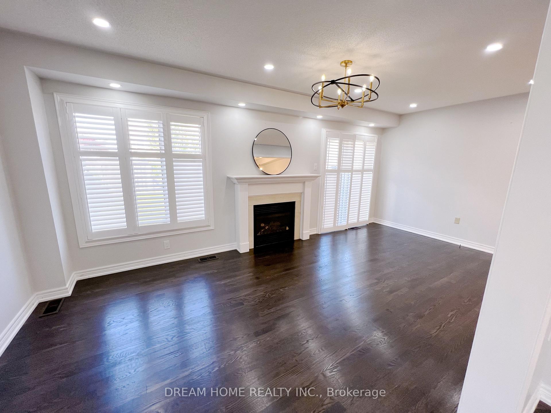 Photo 4 of Unit Main, 118 Black Maple Crescent, Vaughan, Patterson — HOMEH