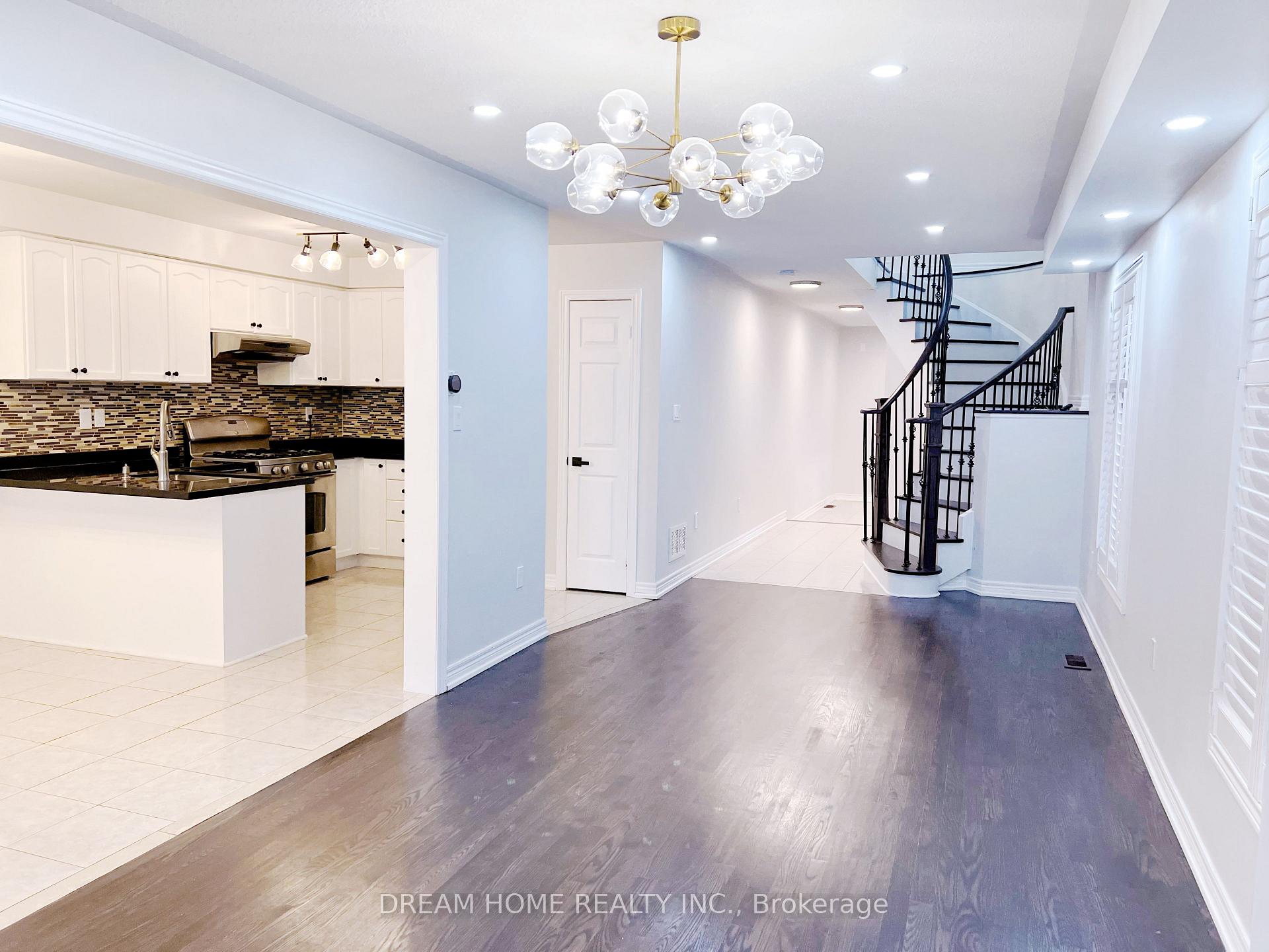Photo 6 of Unit Main, 118 Black Maple Crescent, Vaughan, Patterson — HOMEH