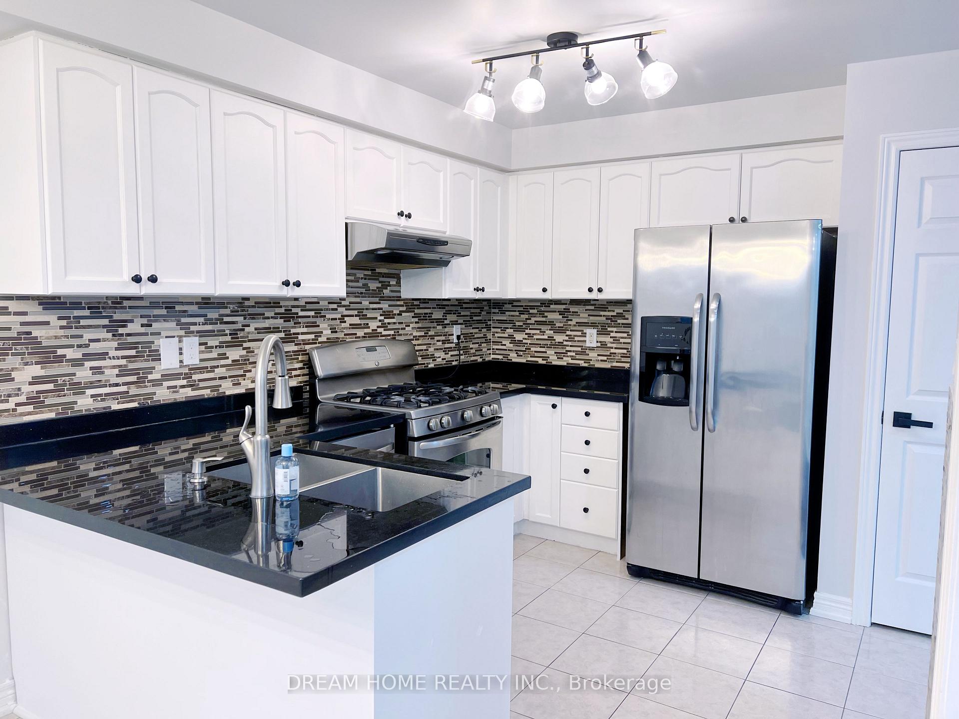 Photo 7 of Unit Main, 118 Black Maple Crescent, Vaughan, Patterson — HOMEH
