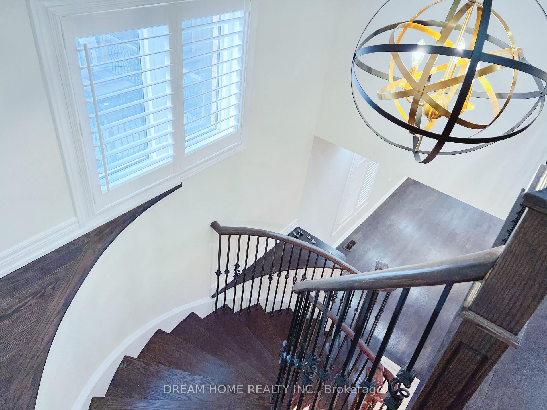 Photo 9 of Unit Main, 118 Black Maple Crescent, Vaughan, Patterson — HOMEH
