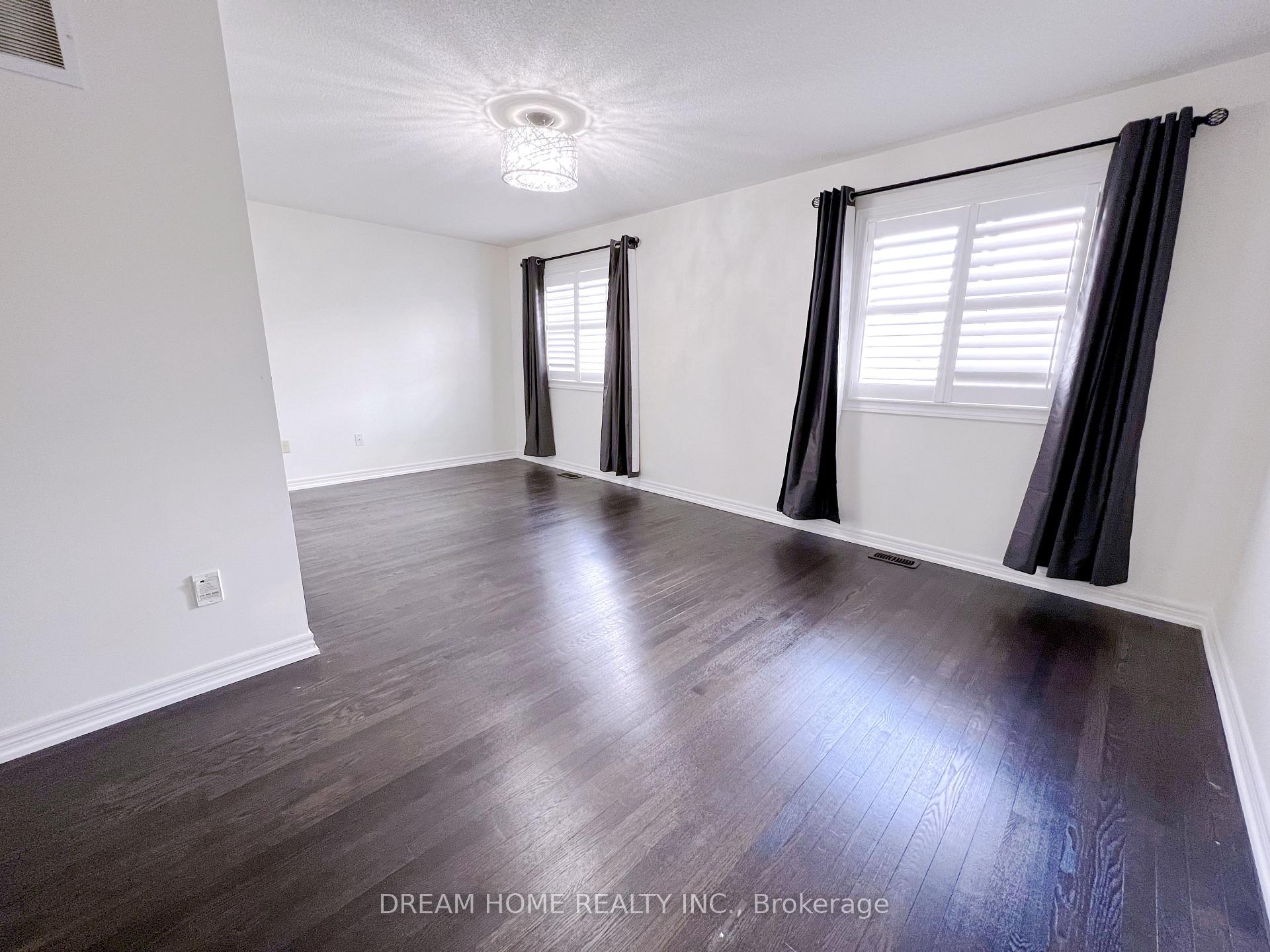 Photo 11 of Unit Main, 118 Black Maple Crescent, Vaughan, Patterson — HOMEH