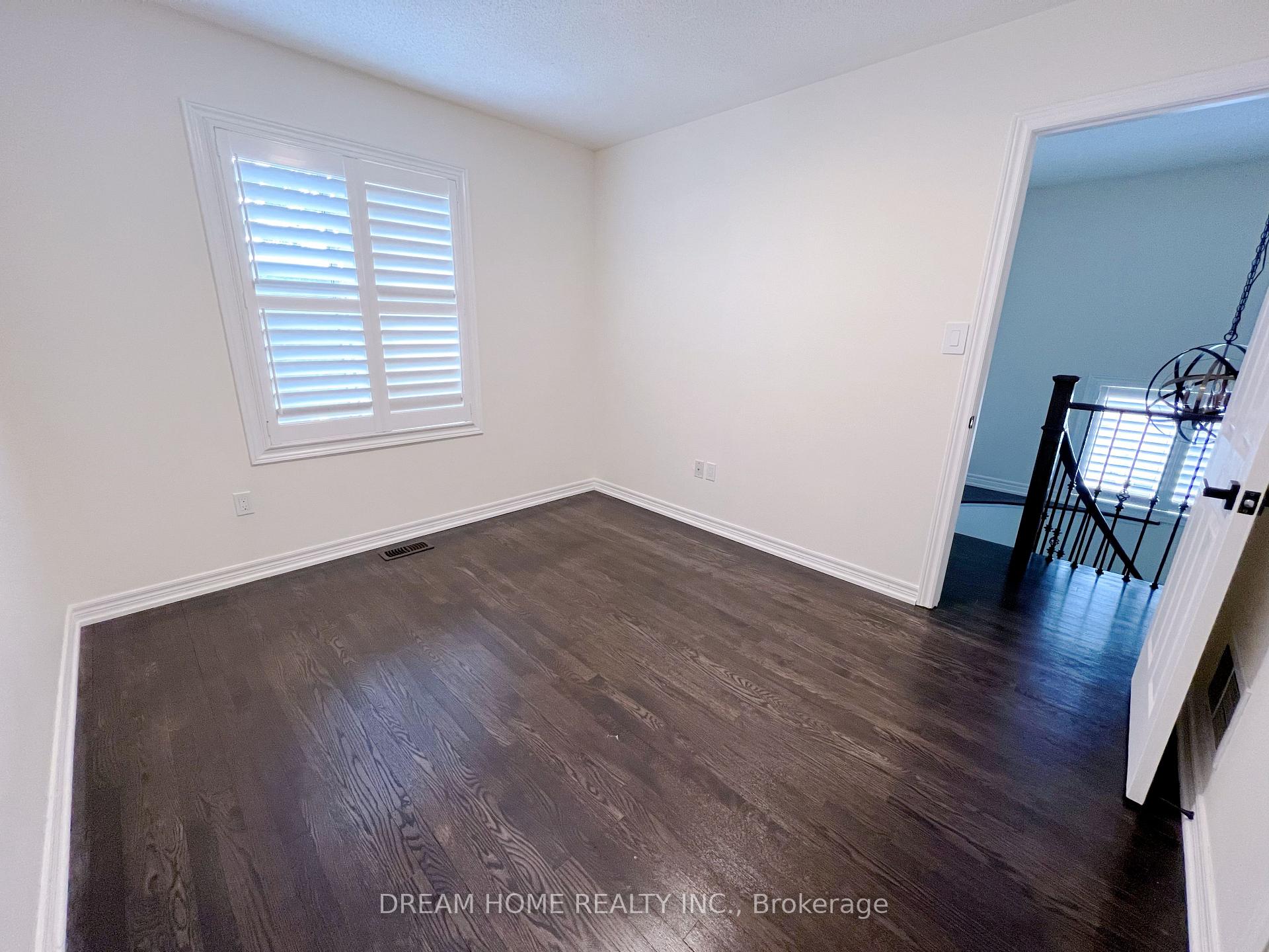Photo 14 of Unit Main, 118 Black Maple Crescent, Vaughan, Patterson — HOMEH