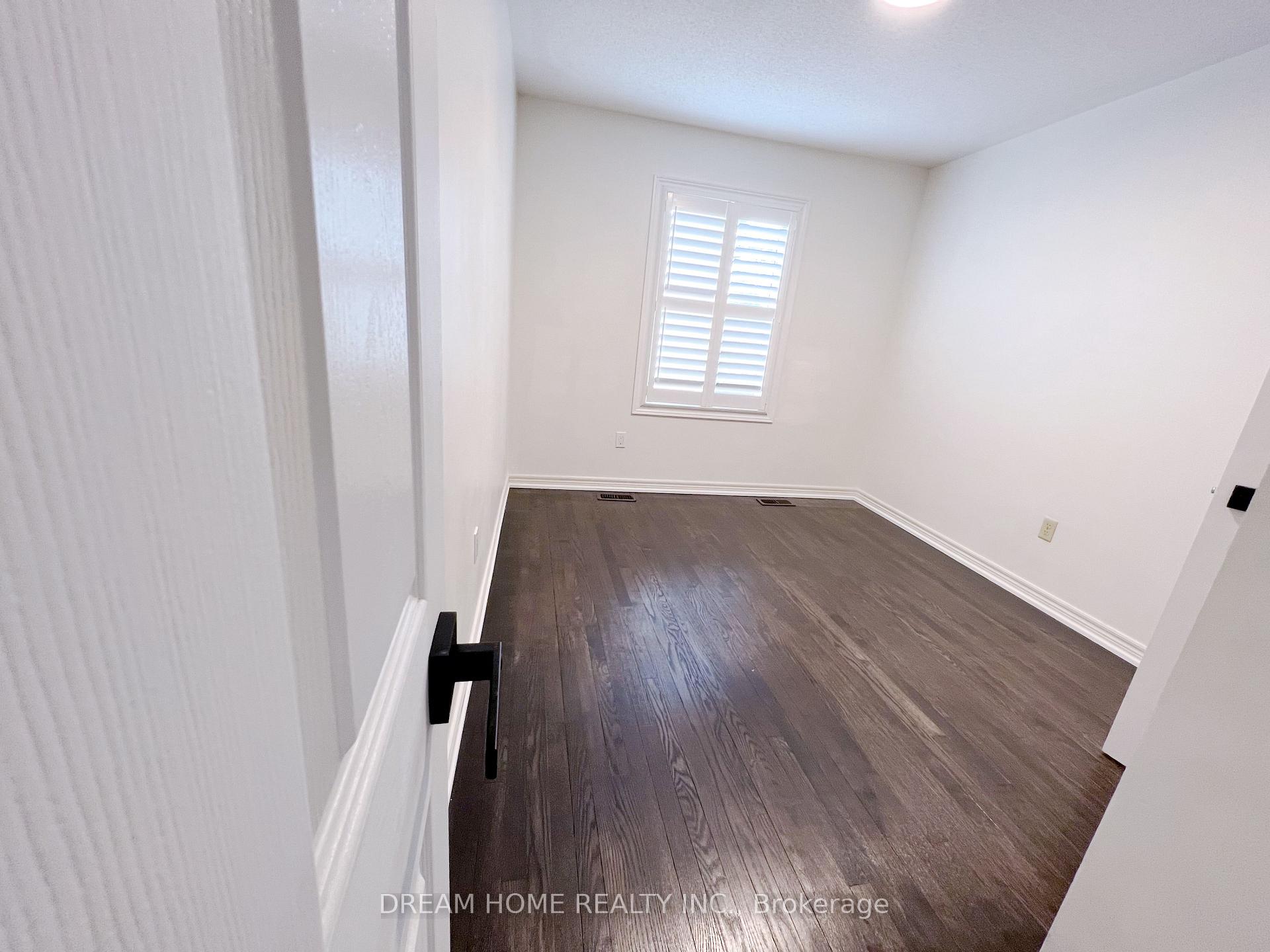 Photo 16 of Unit Main, 118 Black Maple Crescent, Vaughan, Patterson — HOMEH