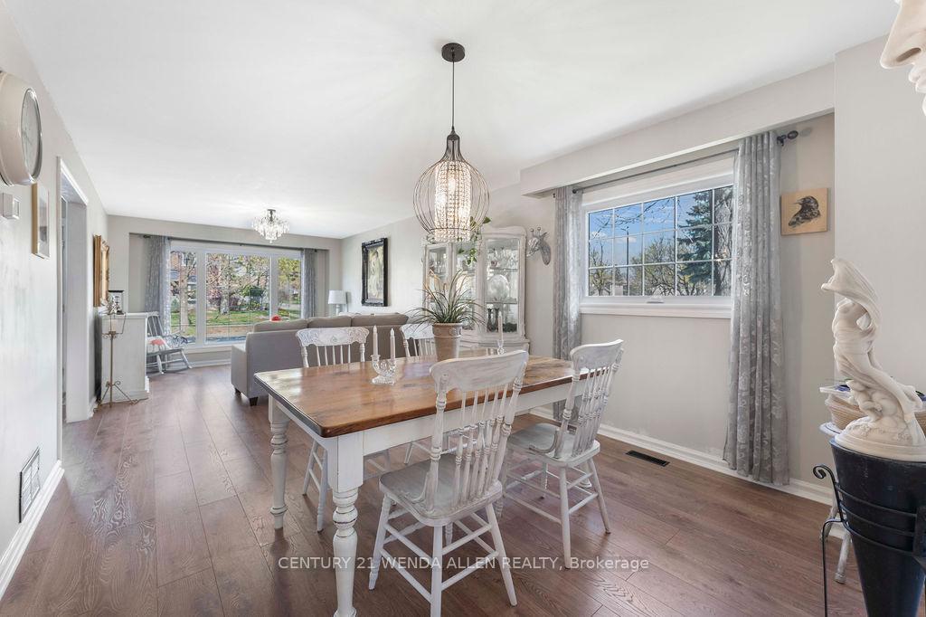 Photo 9 of 2 Ribblesdale Drive, Whitby, Pringle Creek — HOMEH