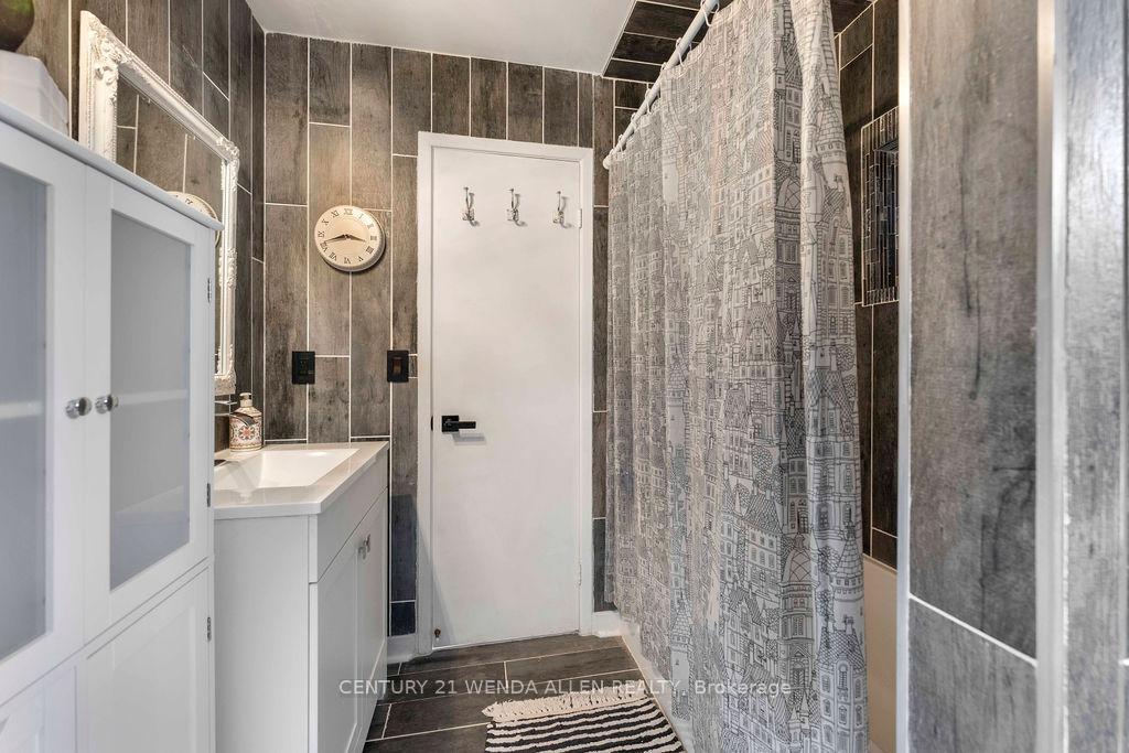 Photo 29 of 2 Ribblesdale Drive, Whitby, Pringle Creek — HOMEH