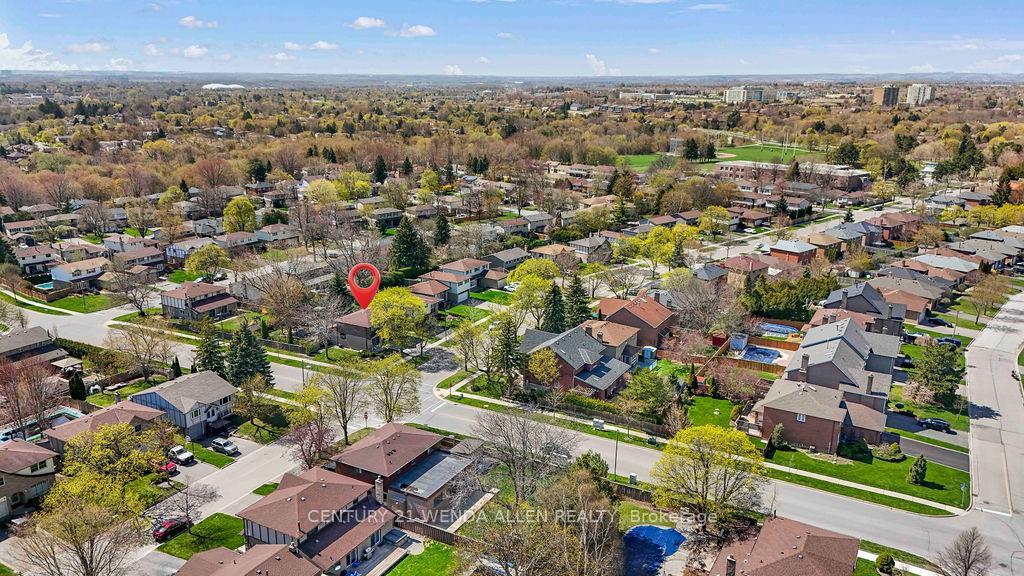 Photo 49 of 2 Ribblesdale Drive, Whitby, Pringle Creek — HOMEH