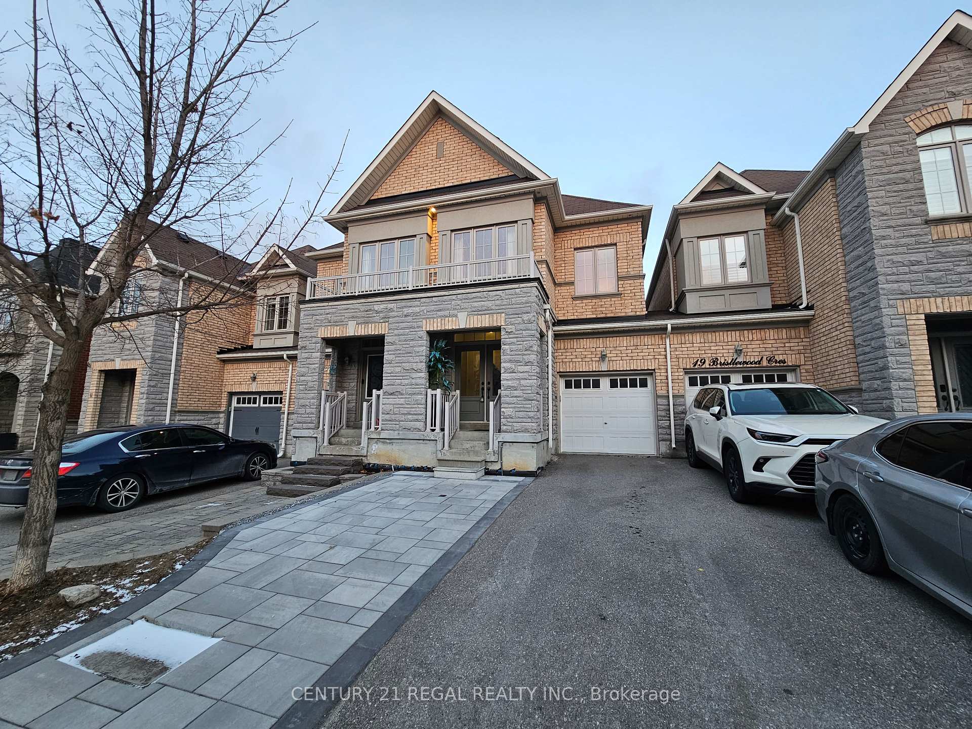 Photo 2 of 17 Bristlewood Crescent, Vaughan, Patterson — HOMEH