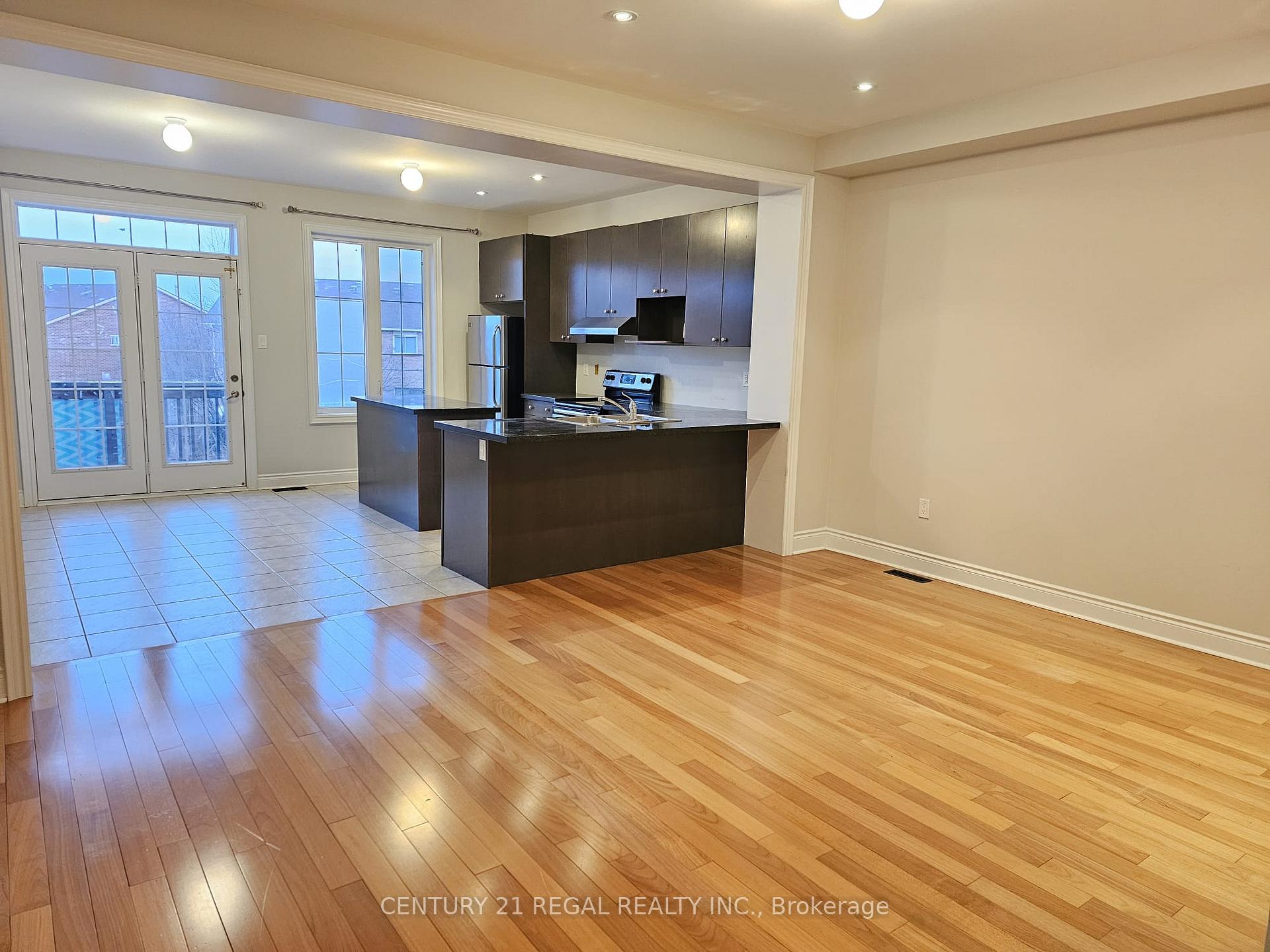 Photo 6 of 17 Bristlewood Crescent, Vaughan, Patterson — HOMEH