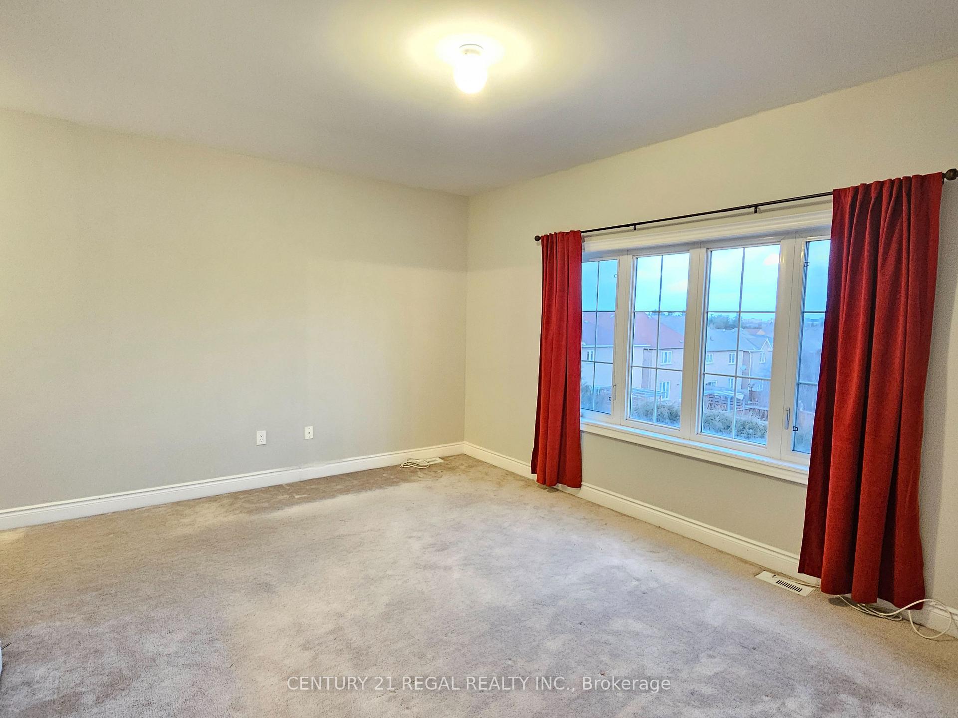 Photo 11 of 17 Bristlewood Crescent, Vaughan, Patterson — HOMEH