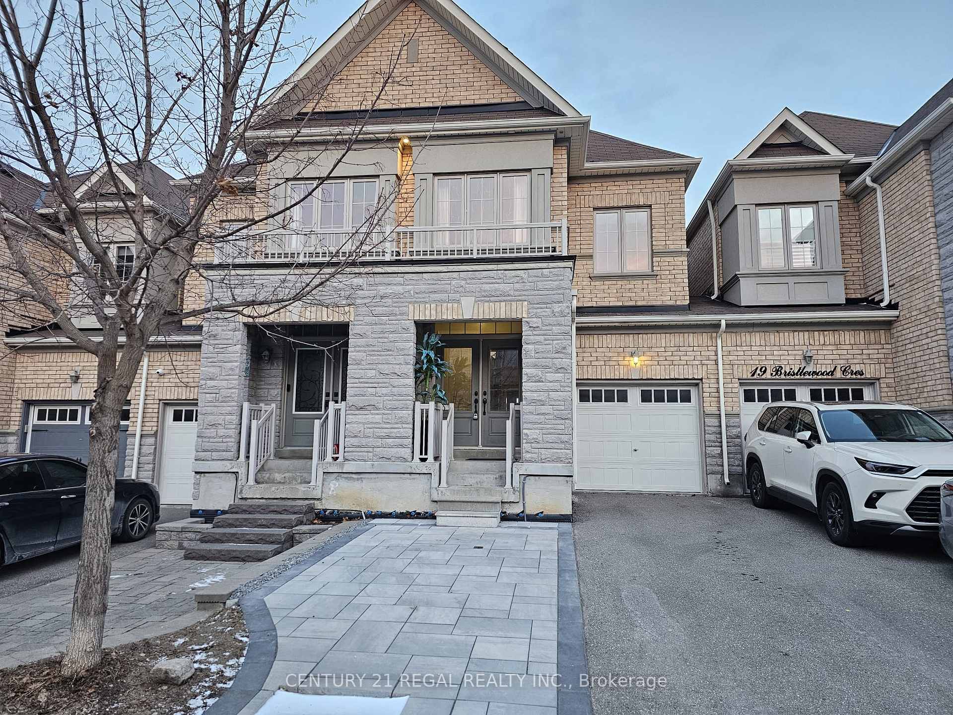 Photo 16 of 17 Bristlewood Crescent, Vaughan, Patterson — HOMEH