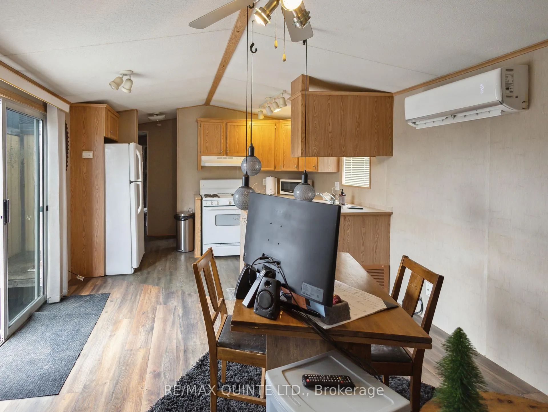 Photo 33 of 55 County Road 14, Prince Edward County, Sophiasburg Ward — HOMEH