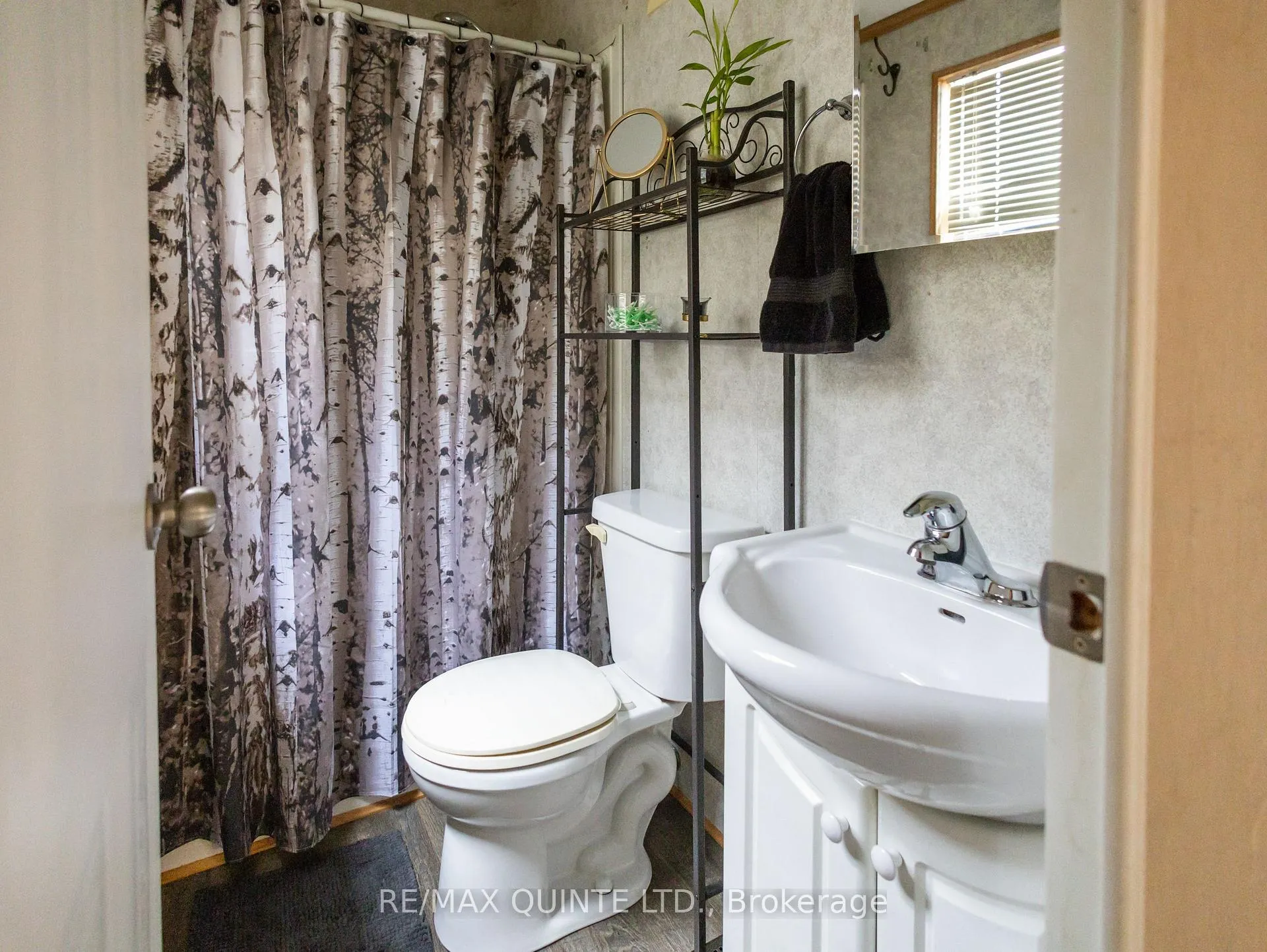 Photo 39 of 55 County Road 14, Prince Edward County, Sophiasburg Ward — HOMEH