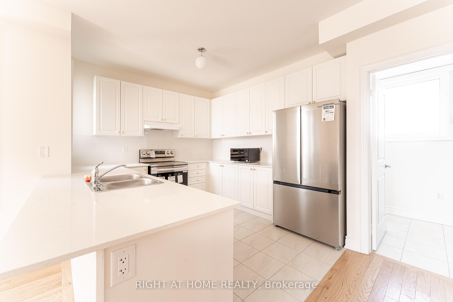 Photo 2 of 145 Tennant Circle, Vaughan, Vellore Village — HOMEH